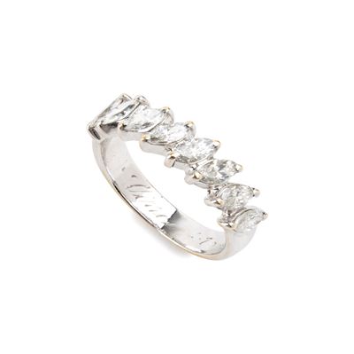 Anello veretta in oro bianco 18k con diamanti (circa 0.90 ct), navette