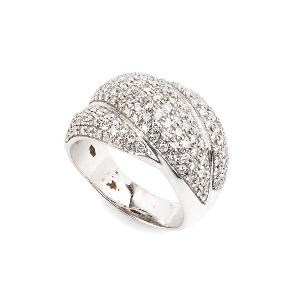 Anello a fascia in oro e diamanti