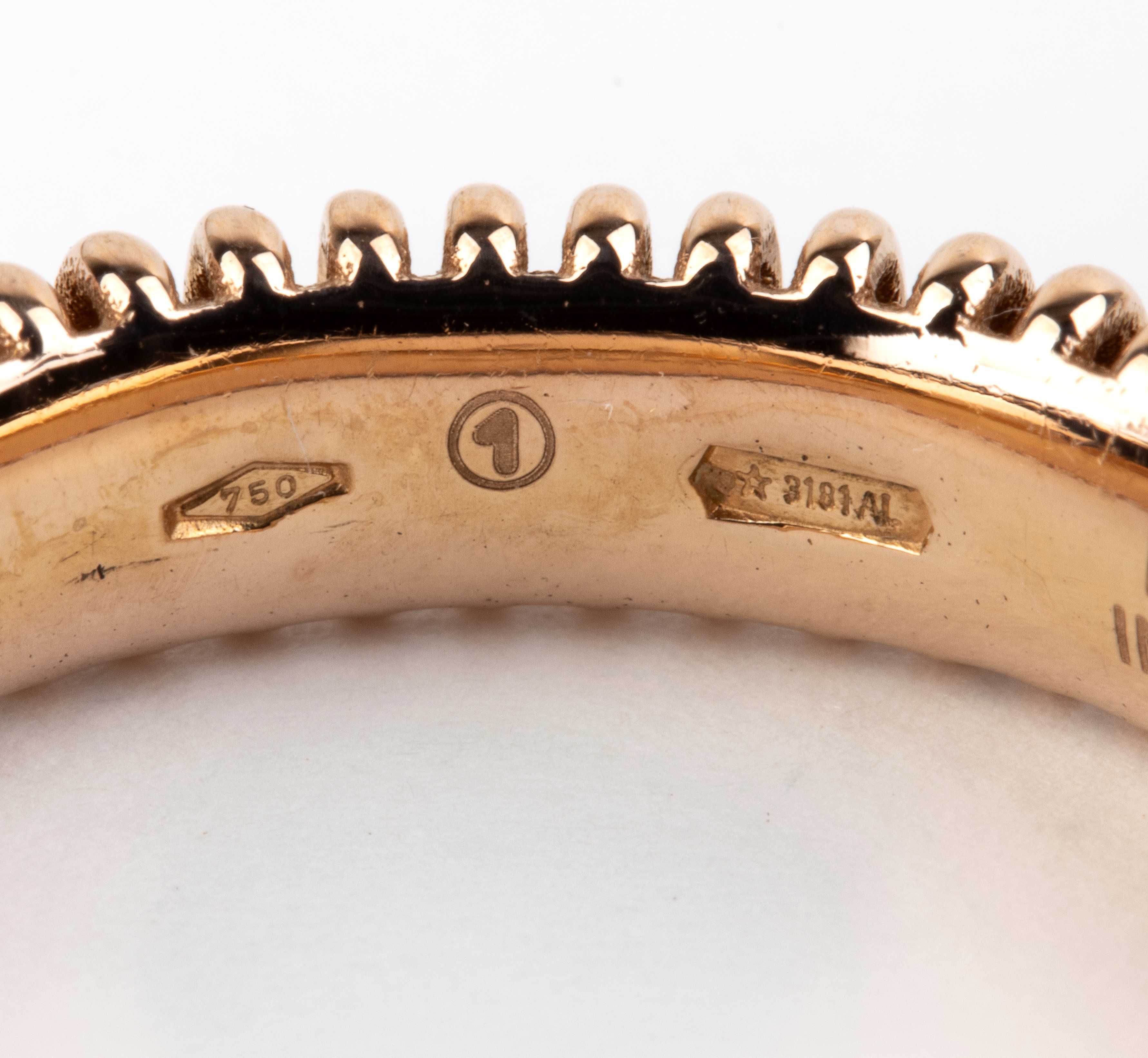 Salvini - Tre anelli in oro bianco, giallo e rosa 18k con diamanti