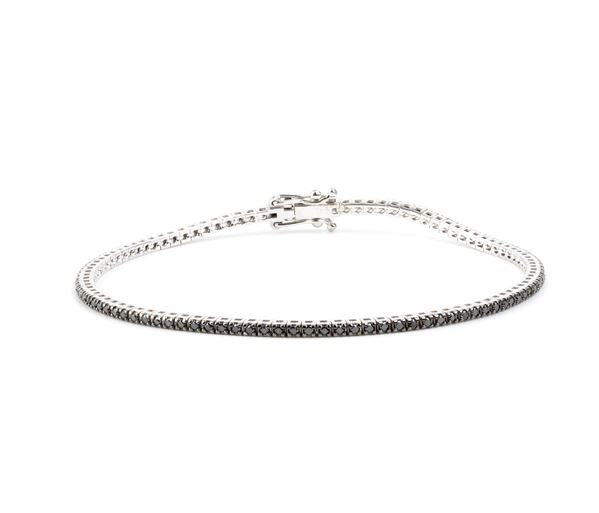 Bracciale tennis in oro con diamanti neri    
