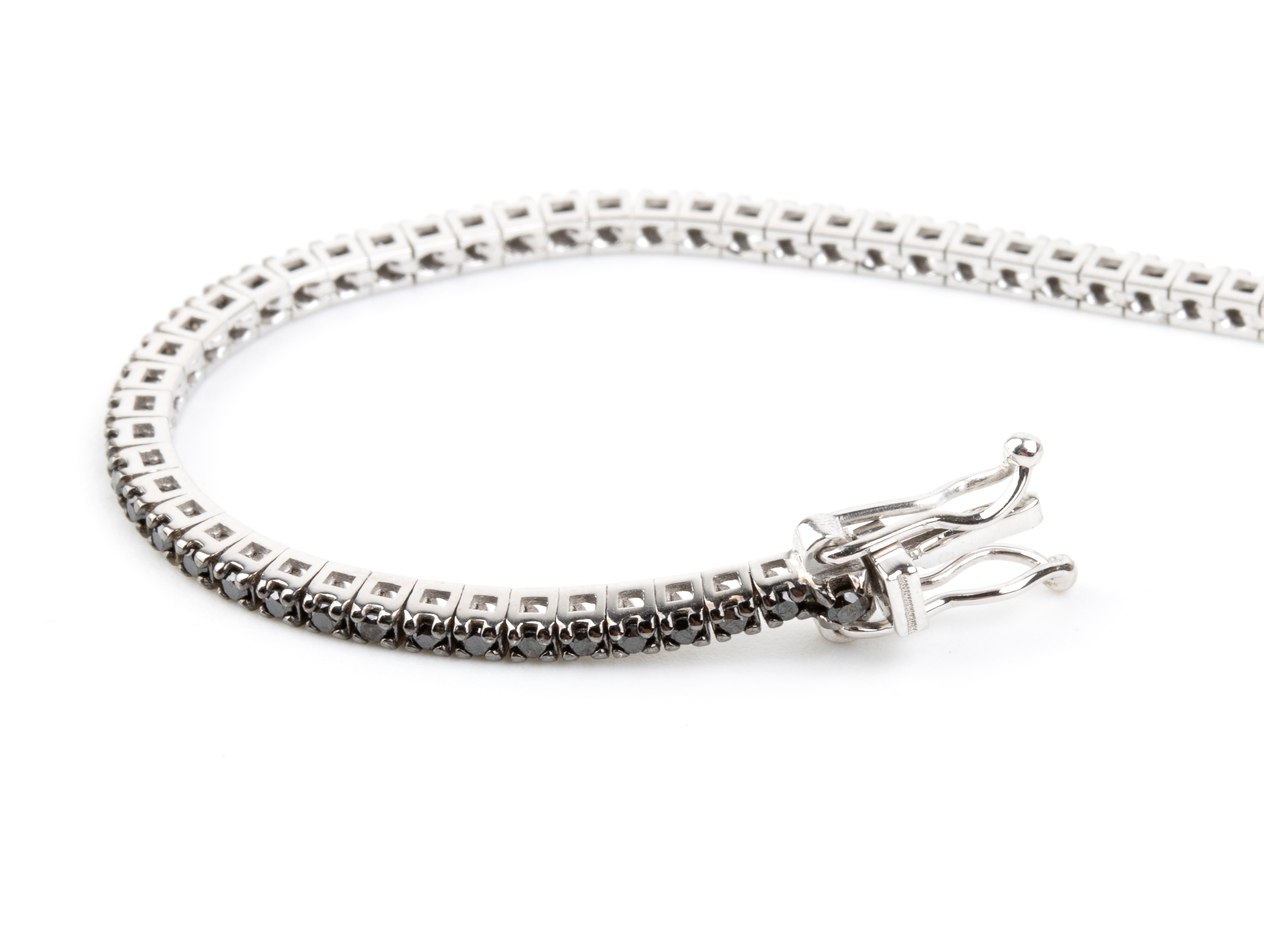 Bracciale tennis in oro bianco 18k con diamanti neri