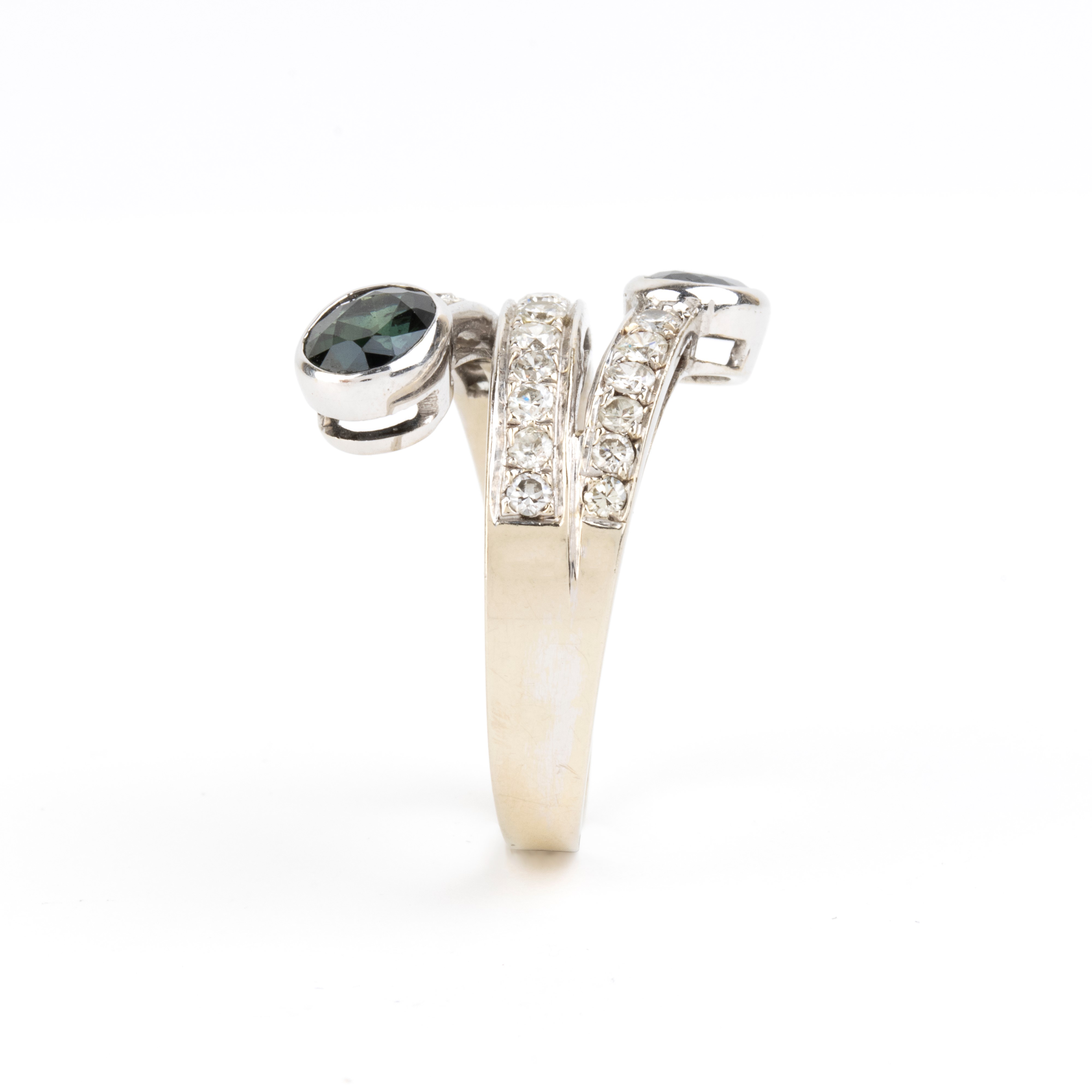 Anello a serpente in oro bianco 18k con zaffiri ovali e diamanti, punzonato 750