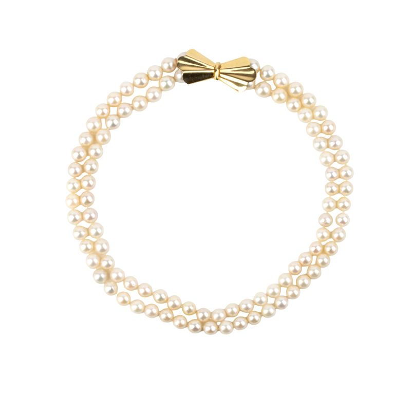 Collana di perle coltivate d’acqua salata con chiusura in oro giallo 18k
