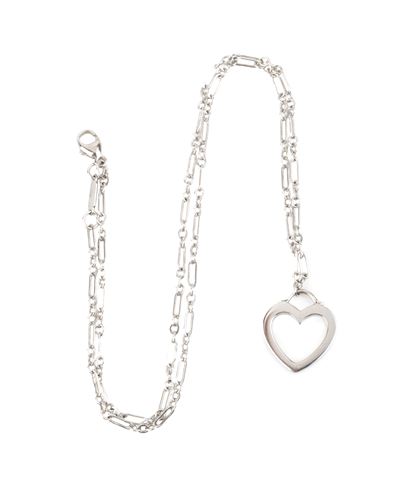 TIFFANY & Co., Collana con pendente a cuore traforato in oro bianco 18k