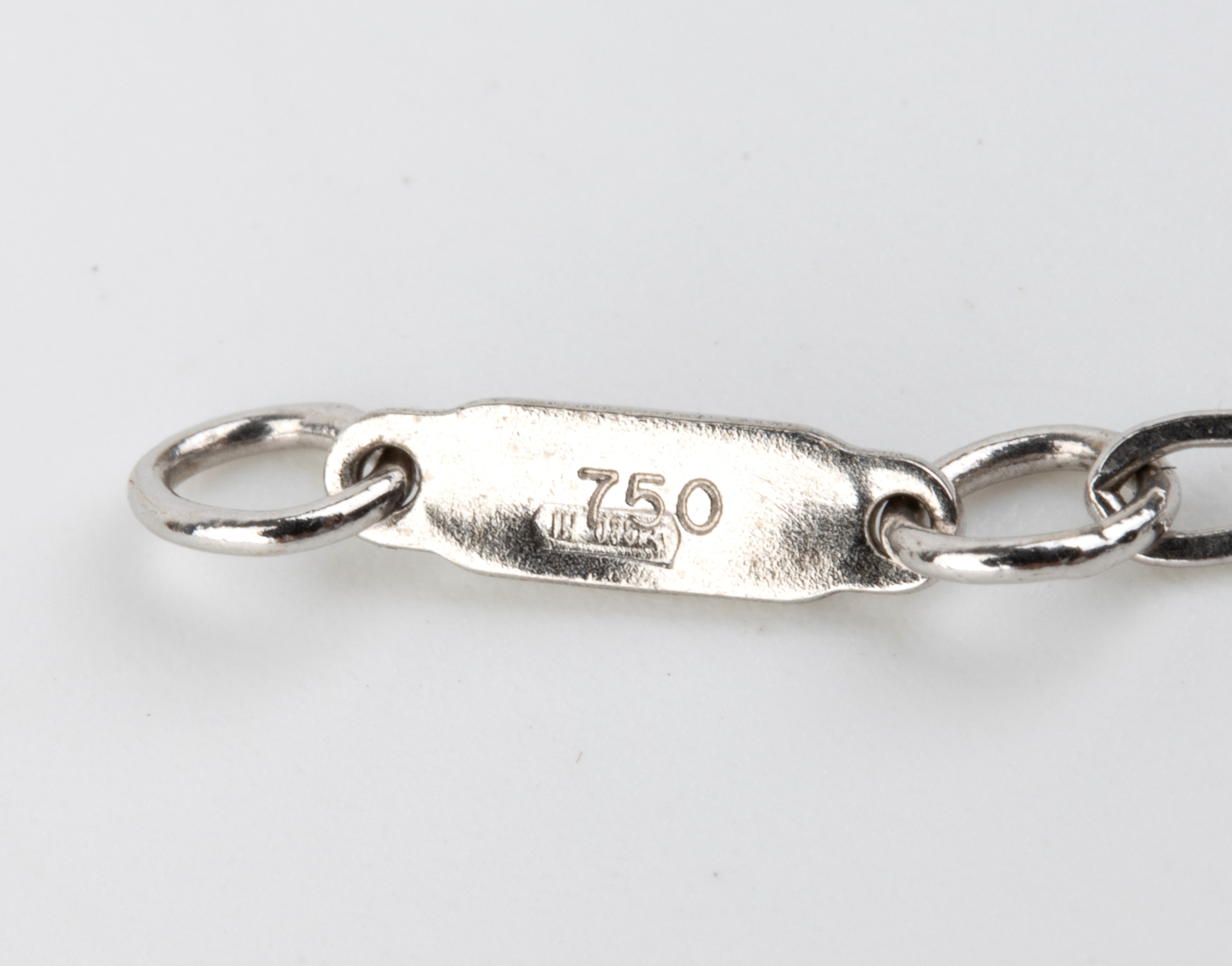 Tiffany & Co.® - TIFFANY & Co., Collana con pendente a cuore traforato in oro bianco 18k