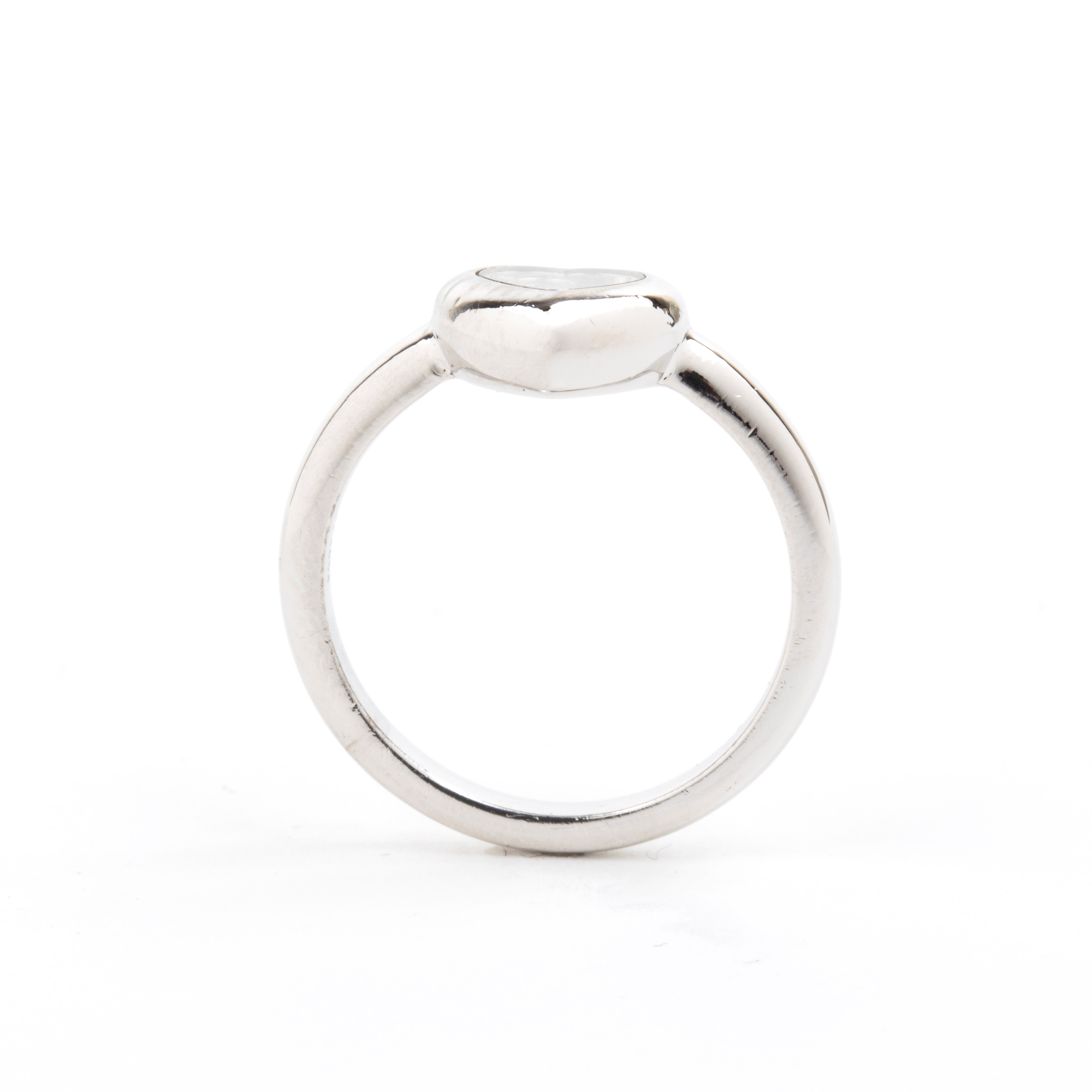 Chopard - Anello a cuore Happy Diamonds in oro bianco 18k con diamante mobile e zaffiro