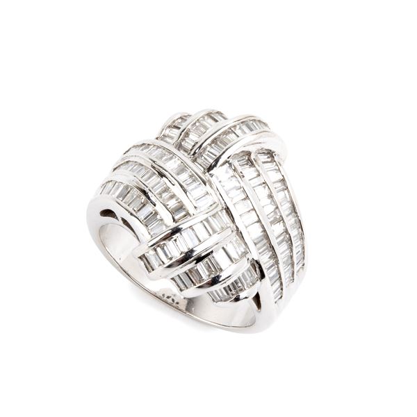 Anello a fascia in oro con diamanti      