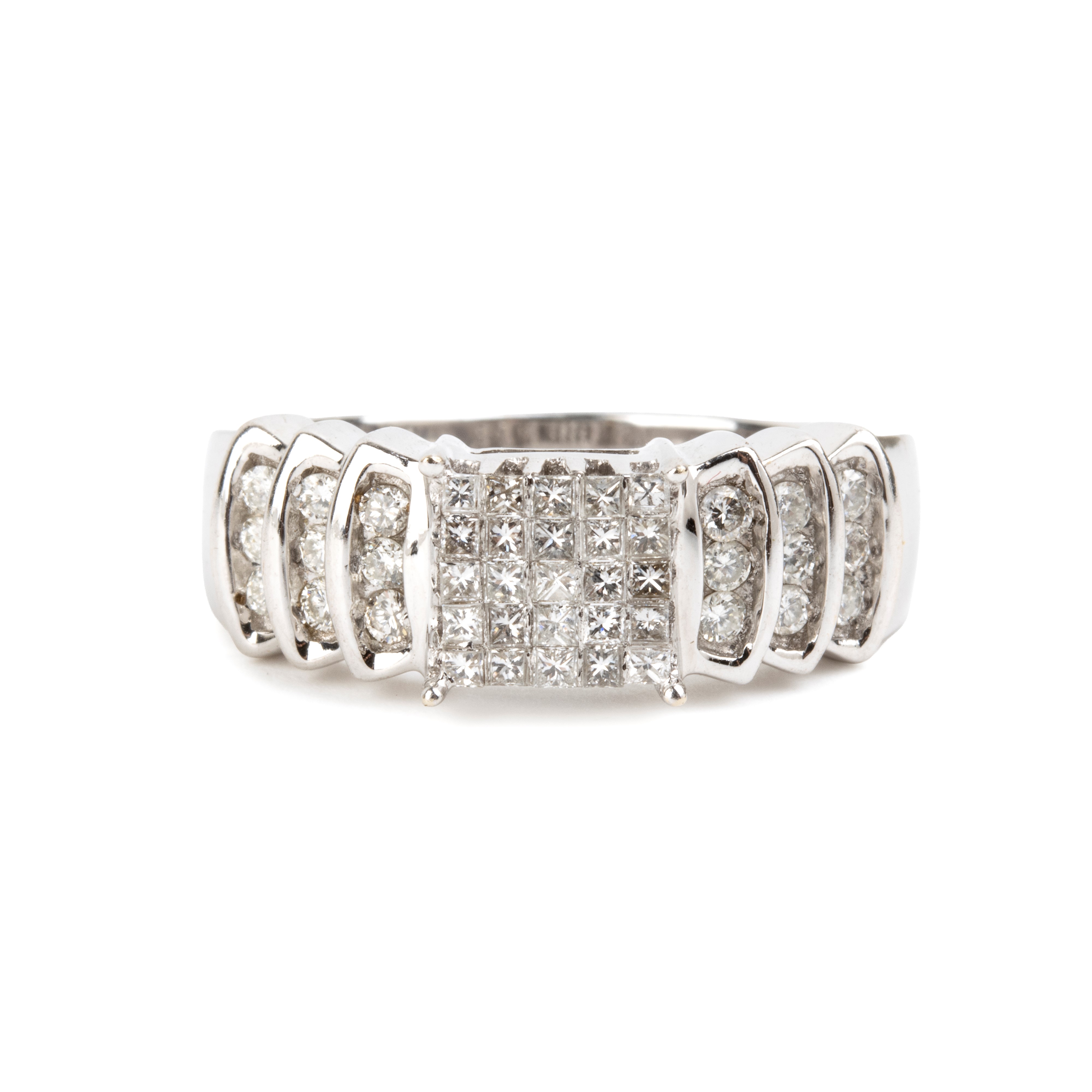 Anello a fascia in oro bianco 18k con diamanti (pavé)