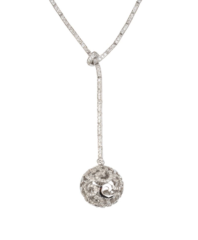Girocollo in oro bianco 18k con diamanti e pendente a sfera traforata