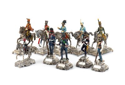 Gruppo di dieci sculture, argento 800/1000 e smalti policromi raffiguranti soldati, seconda metà ...