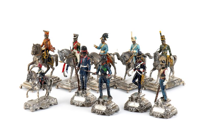 Gruppo di dieci sculture, argento 800/1000 e smalti policromi raffiguranti soldati, seconda metà ...