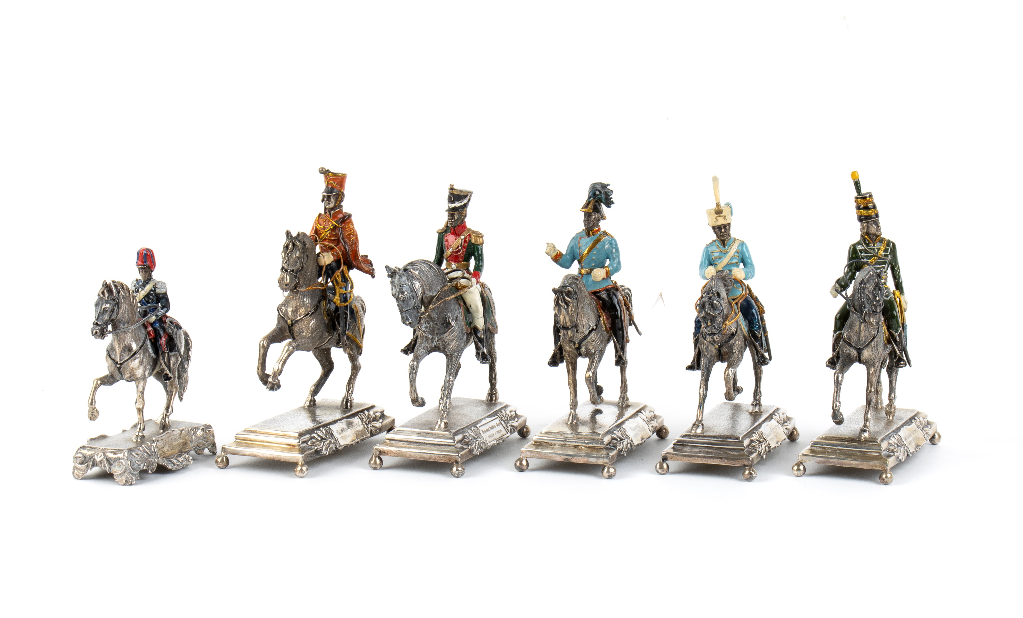 Gruppo di dieci sculture, argento 800/1000 e smalti policromi raffiguranti soldati, seconda metà ...