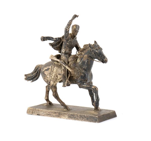 Scultura italiana in argento raffigurante una figura equestre