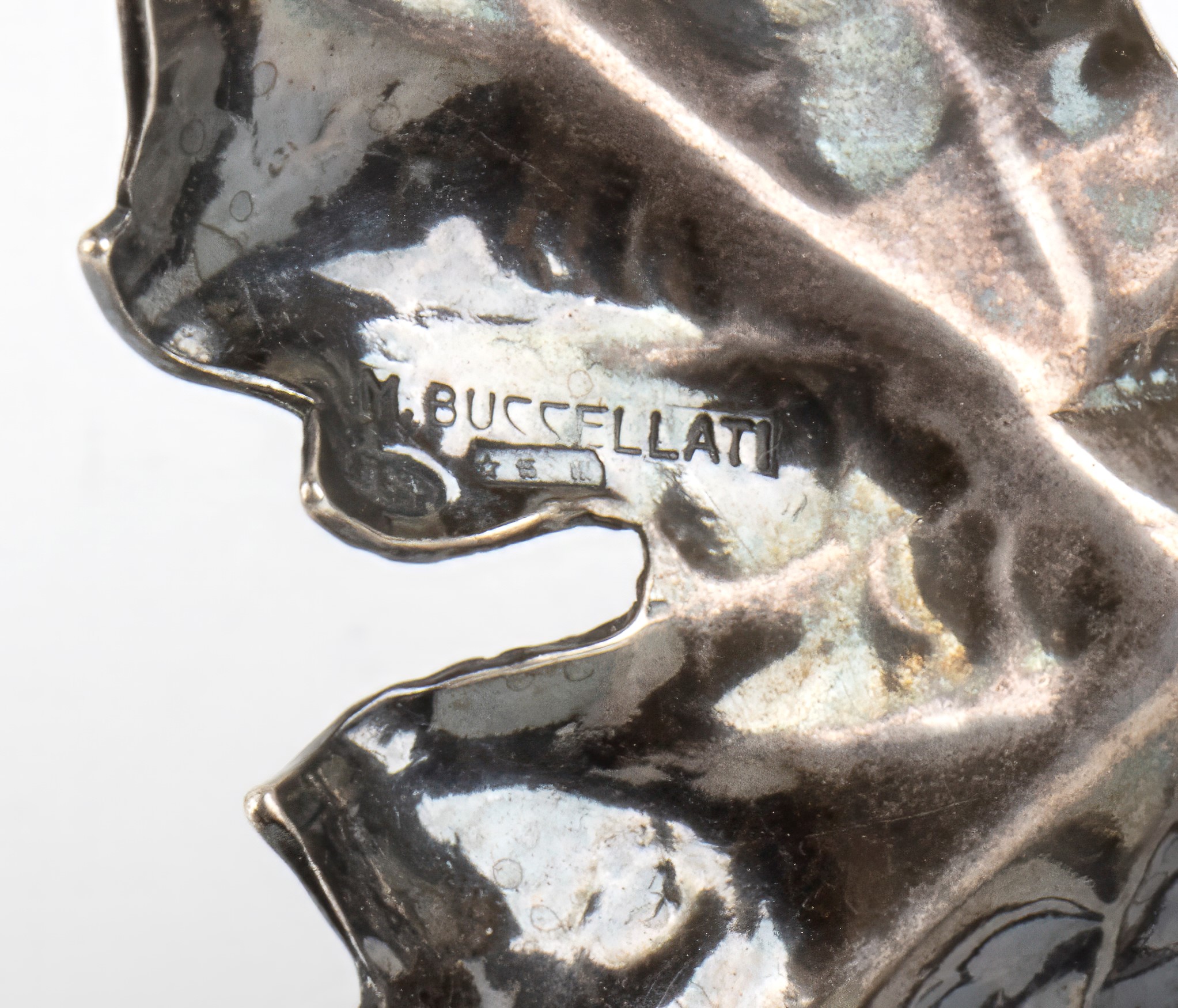 Mario Buccellati - Coppia di grappoli d’uva in argento sbalzato (925/1000)