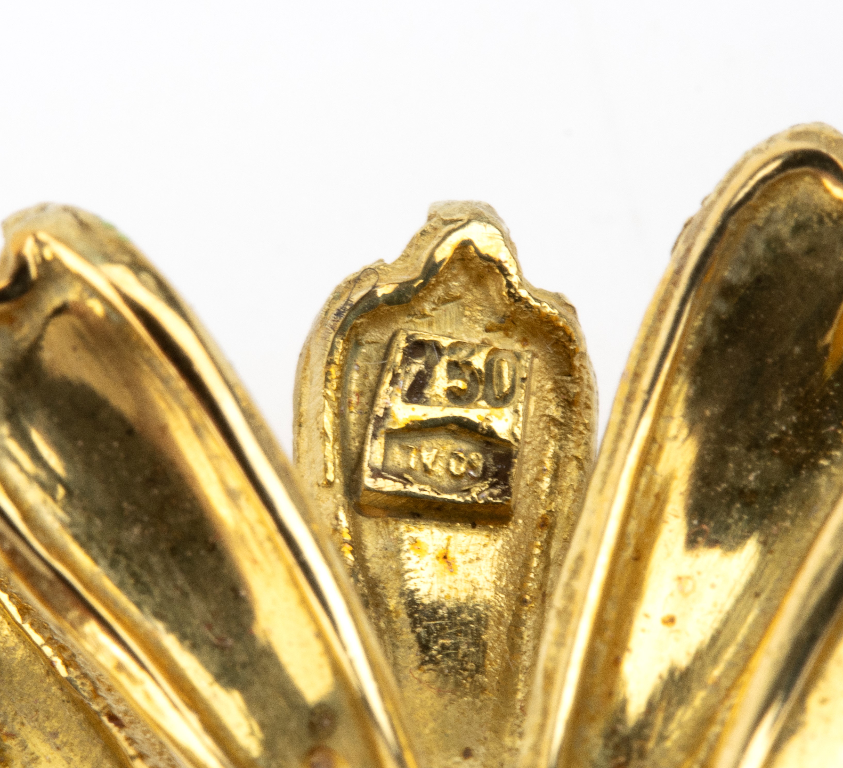 Spilla fiore, oro 18k bianco e giallo con smalti