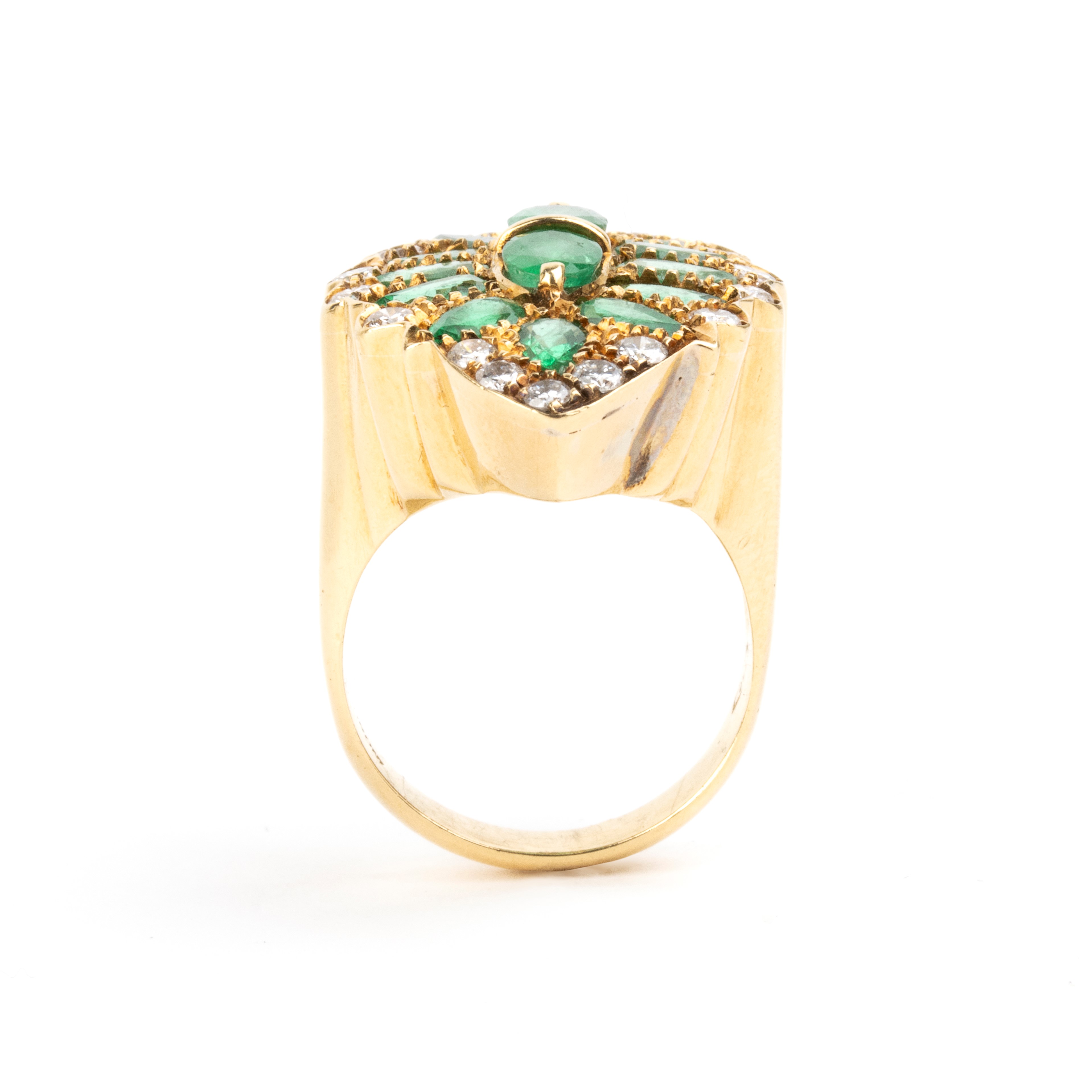 Filippo Moroni - Anello a fascia in oro giallo con smeraldi e diamanti