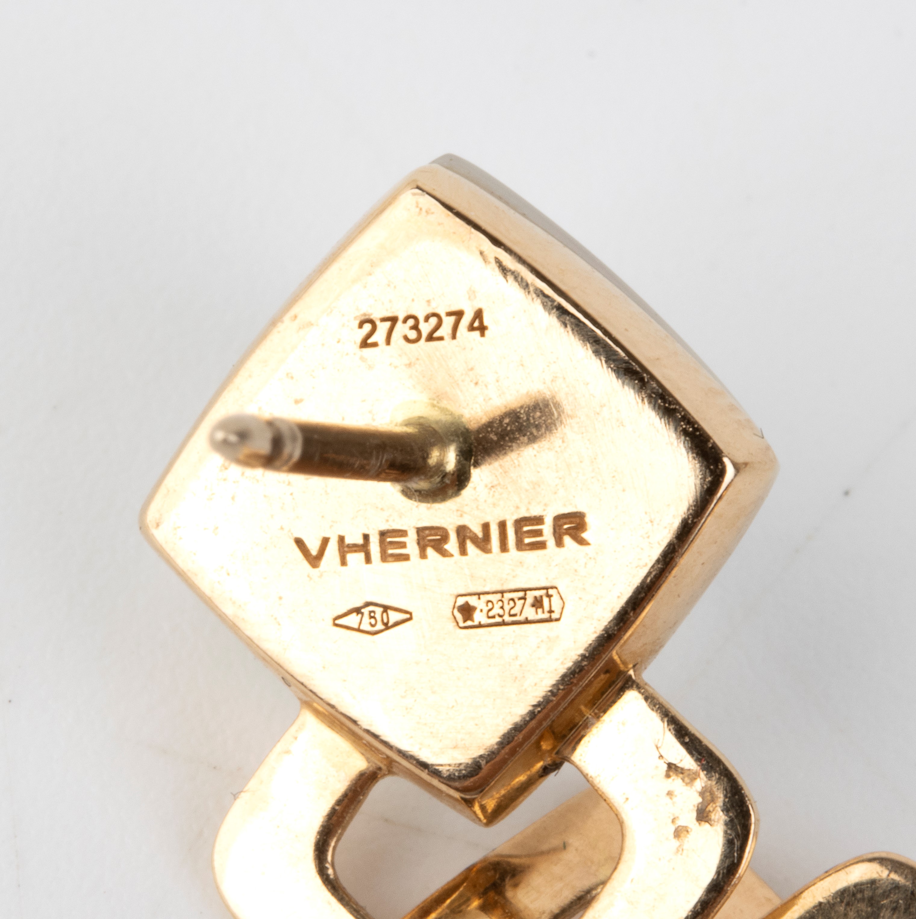 Vhernier - Paio di orecchini pendenti in oro giallo 18k e calcedoni