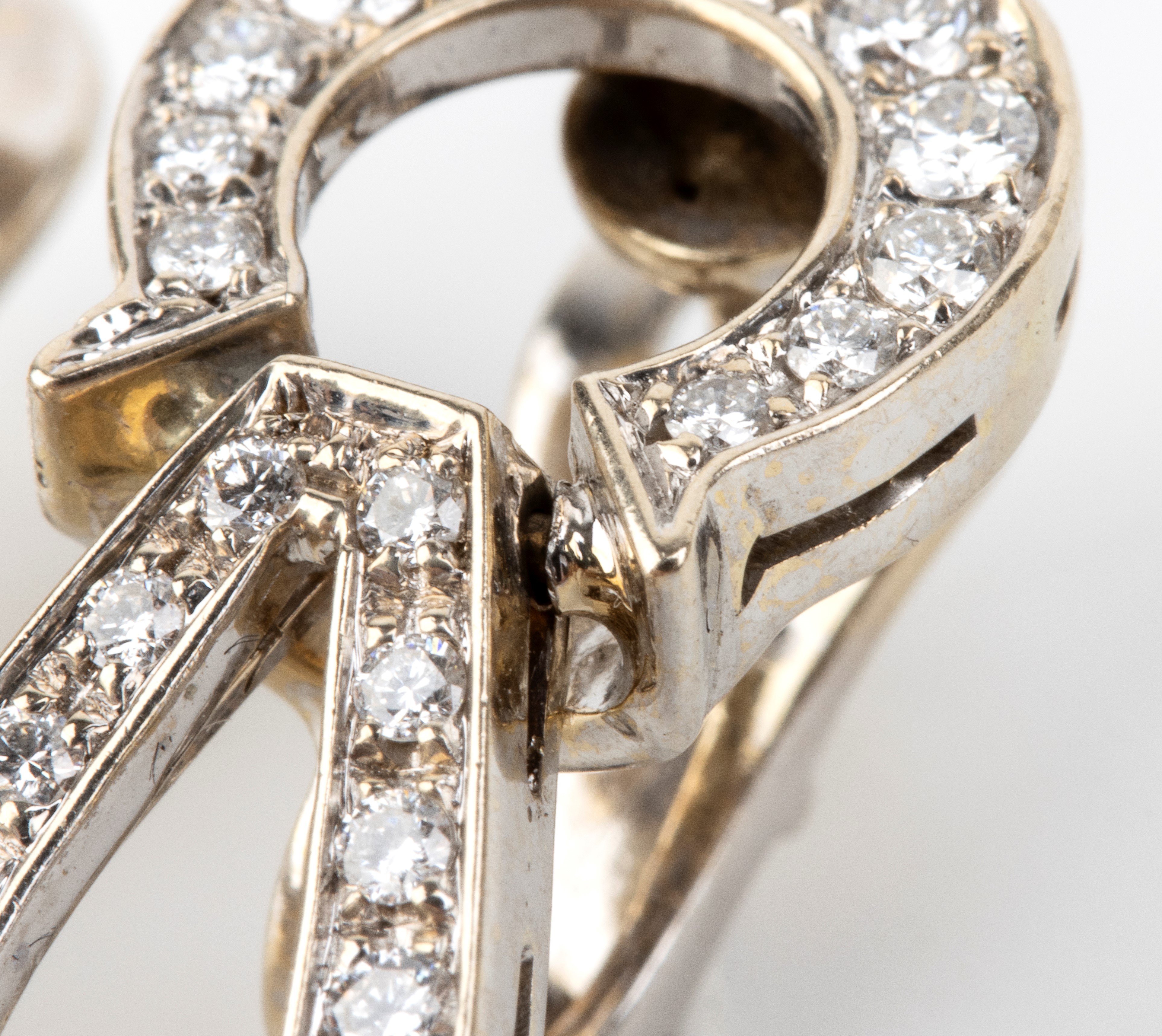 Bulgari - Bvlgari, Paio di orecchini pendenti in oro bianco 18k con perla australiana e diamanti