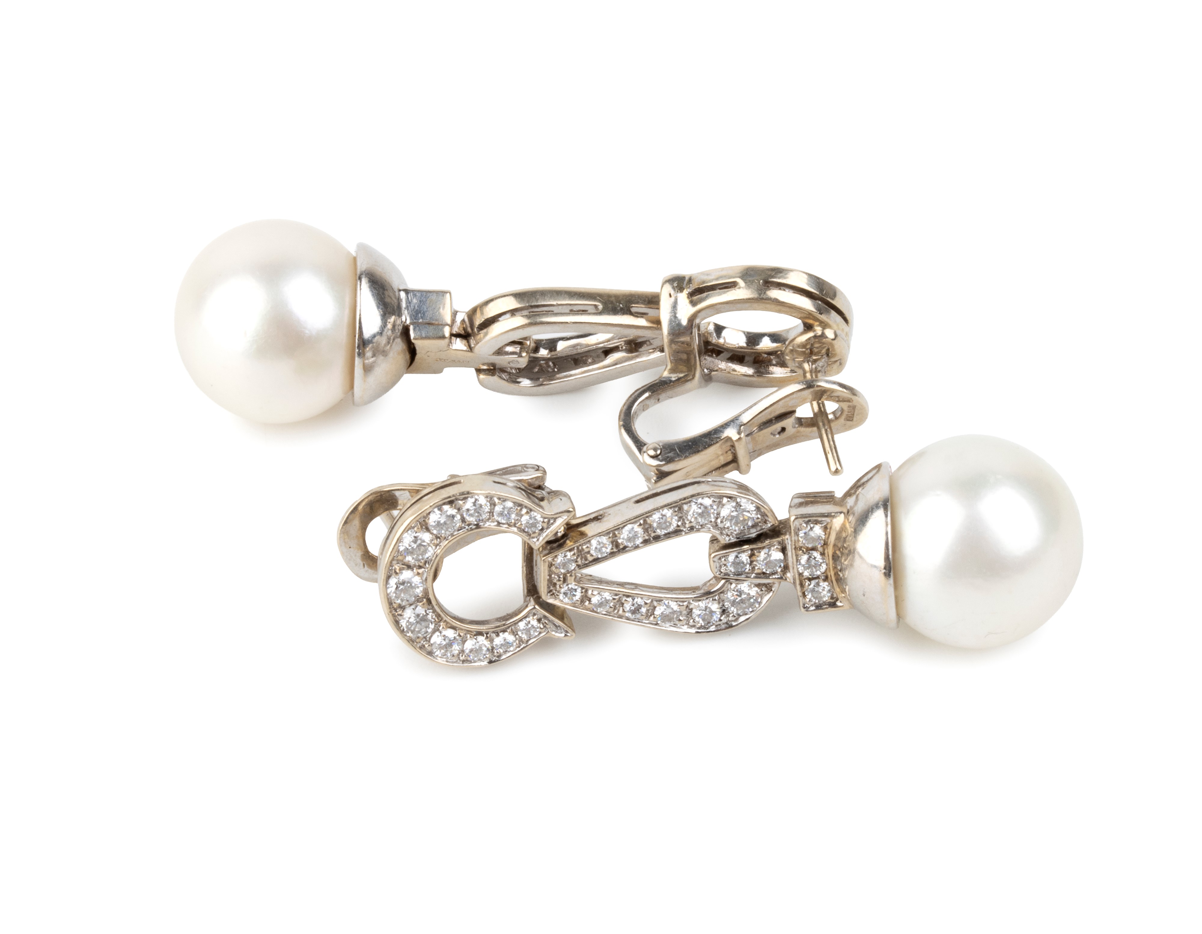 Bulgari - Bvlgari, Paio di orecchini pendenti in oro bianco 18k con perla australiana e diamanti