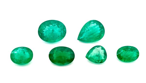 Lotto di 6 smeraldi naturali