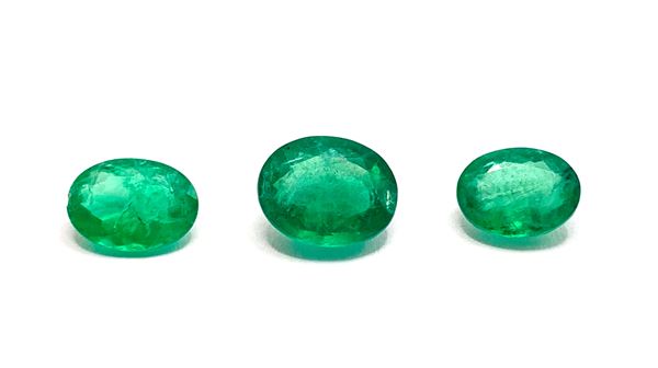 Lotto di 3 smeraldi naturali
