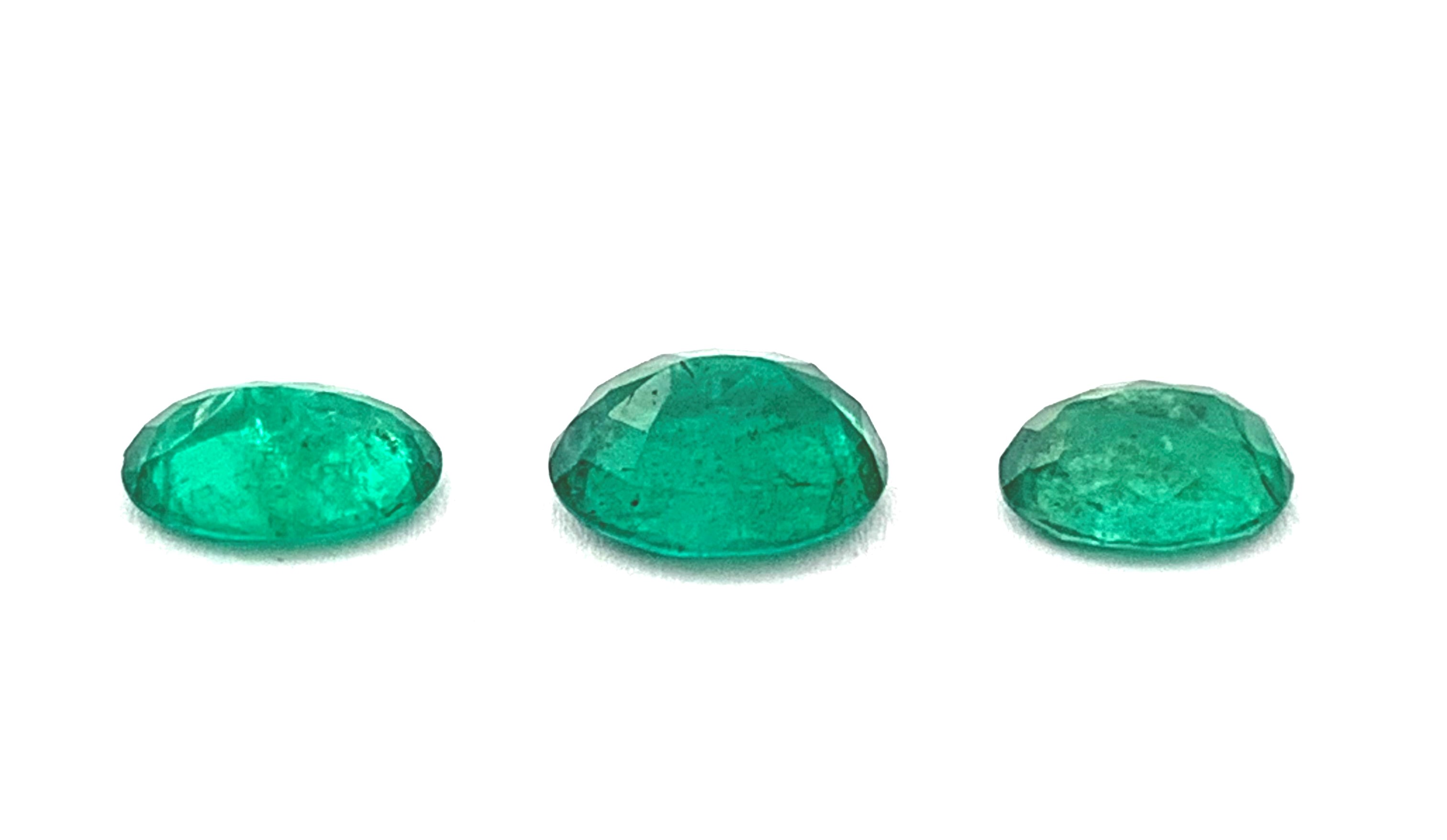 Lotto di 3 smeraldi naturali ovali, taglio composito (circa 7,20 ct), Brasile