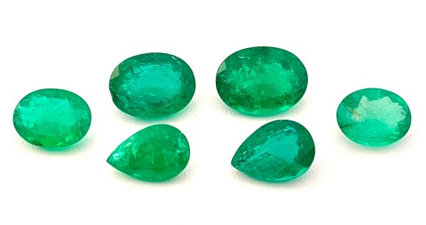 Lotto di 6 smeraldi naturali
