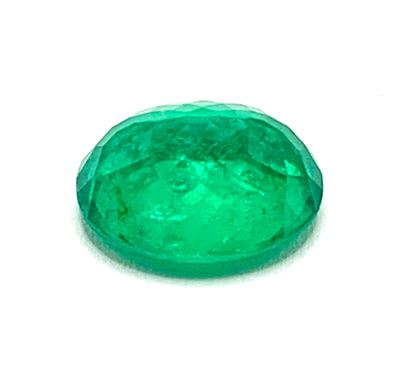 Smeraldo naturale, ovale con taglio composito (circa 4,05 ct), dal Brasile