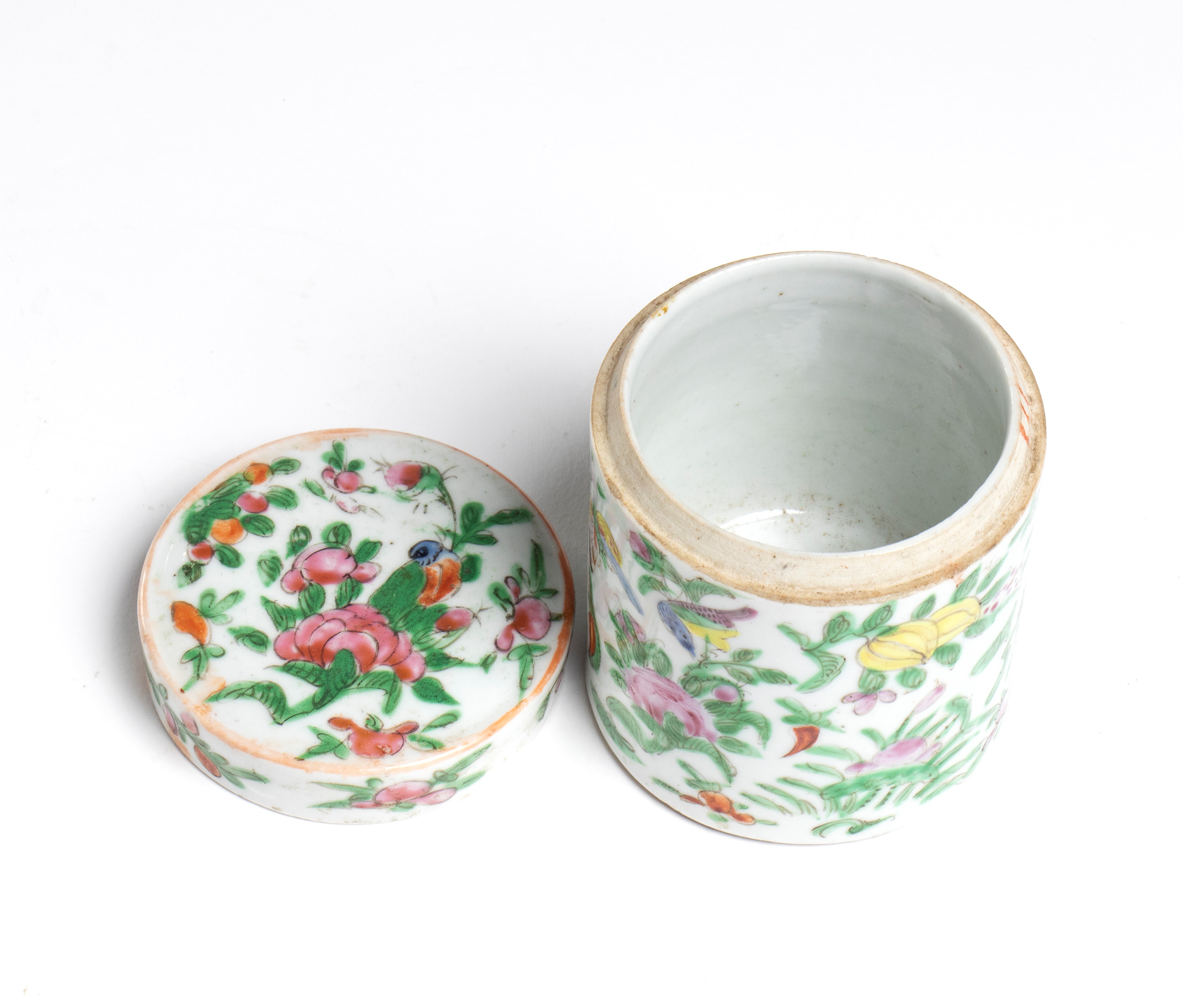 Giara cilindrica, smalti famille rose con fiori e uccelli, Cina (fine dinastia Qing-XX secolo)
