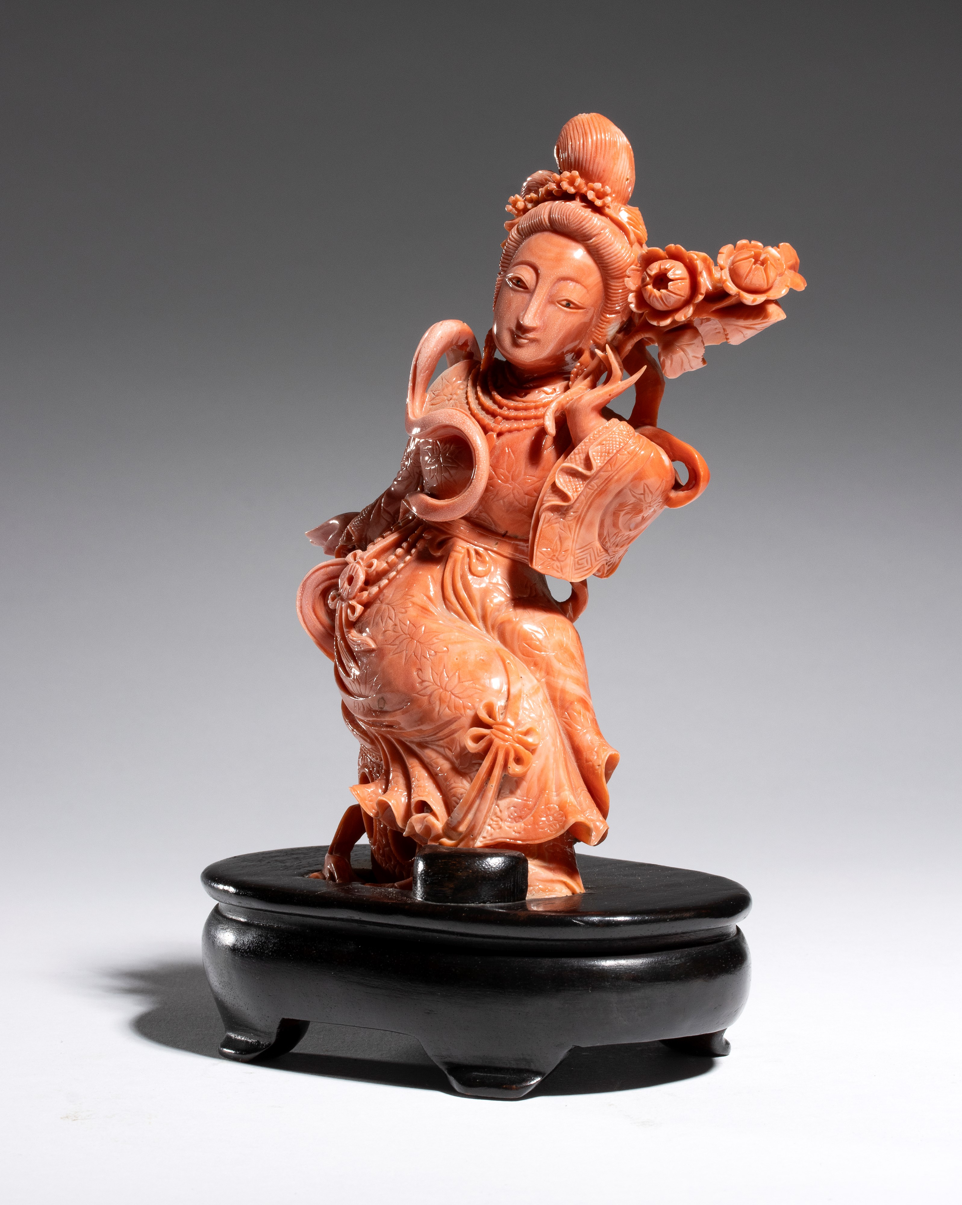 Scultura di Guanyin, corallo cerasuolo (Corallium elatius), Periodo della Repubblica
