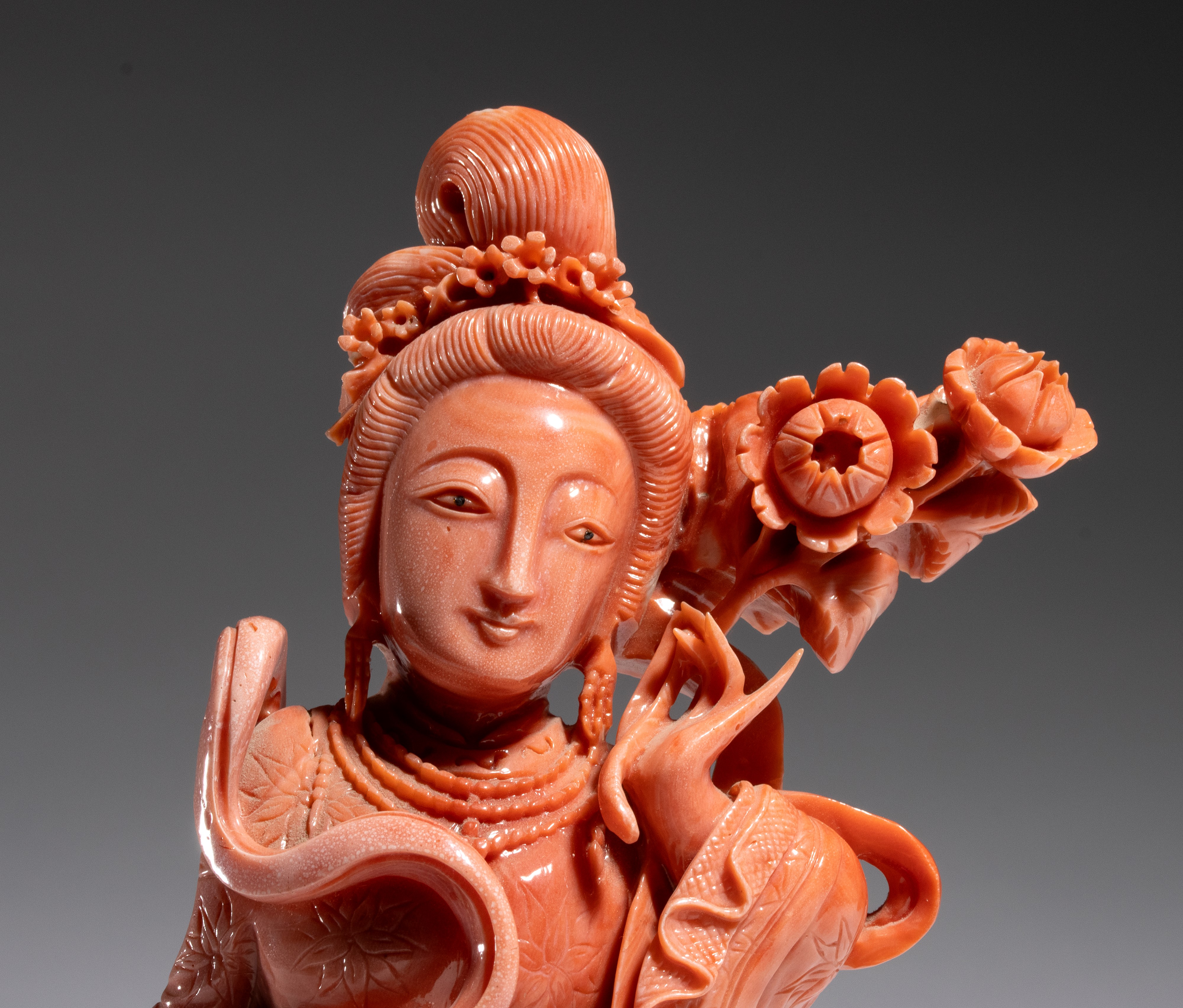Scultura di Guanyin, corallo cerasuolo (Corallium elatius), Periodo della Repubblica