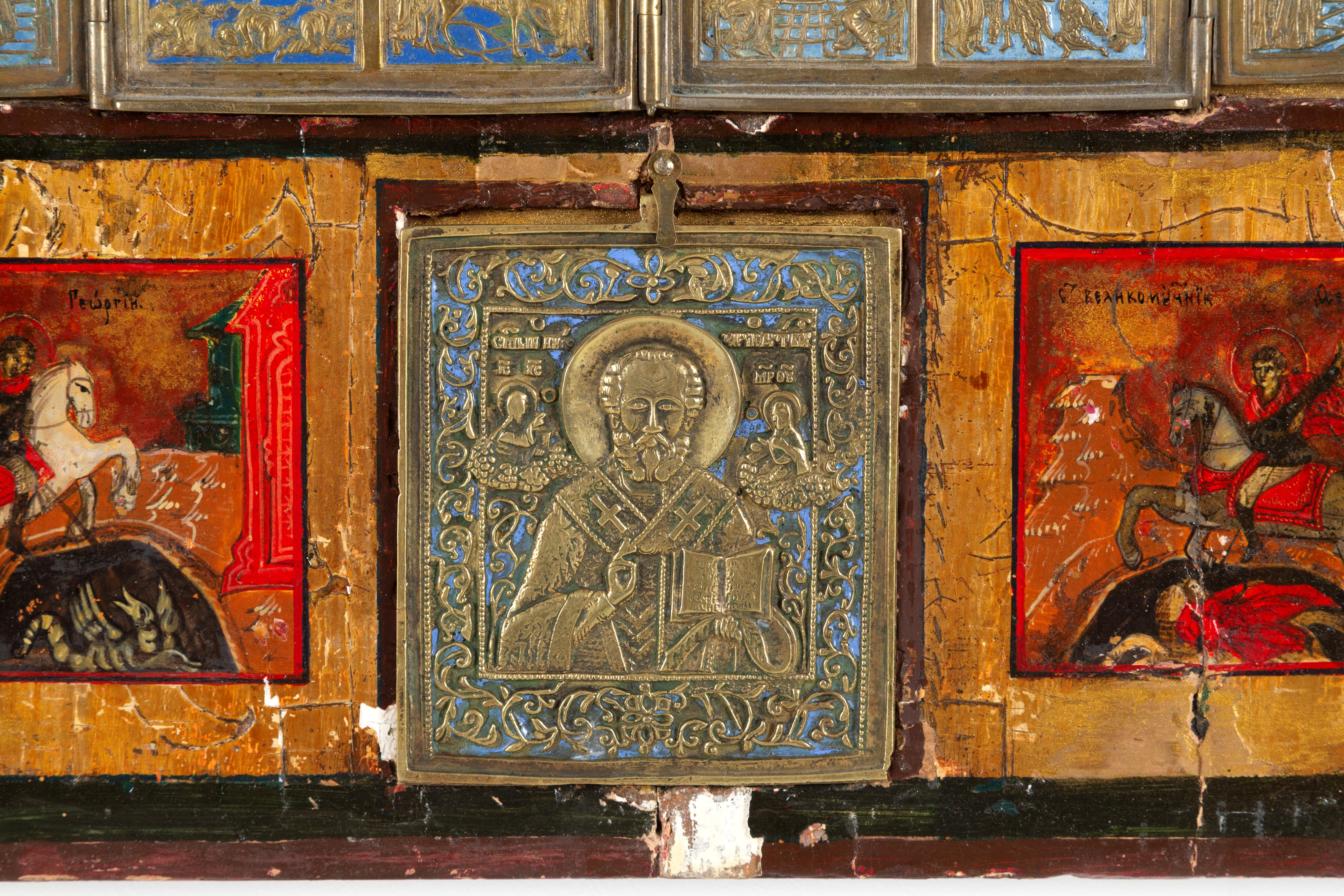 Fine XIX secolo, Complesso devozionale ortodosso (kiot) con skladen' da viaggio, croce e placche ...