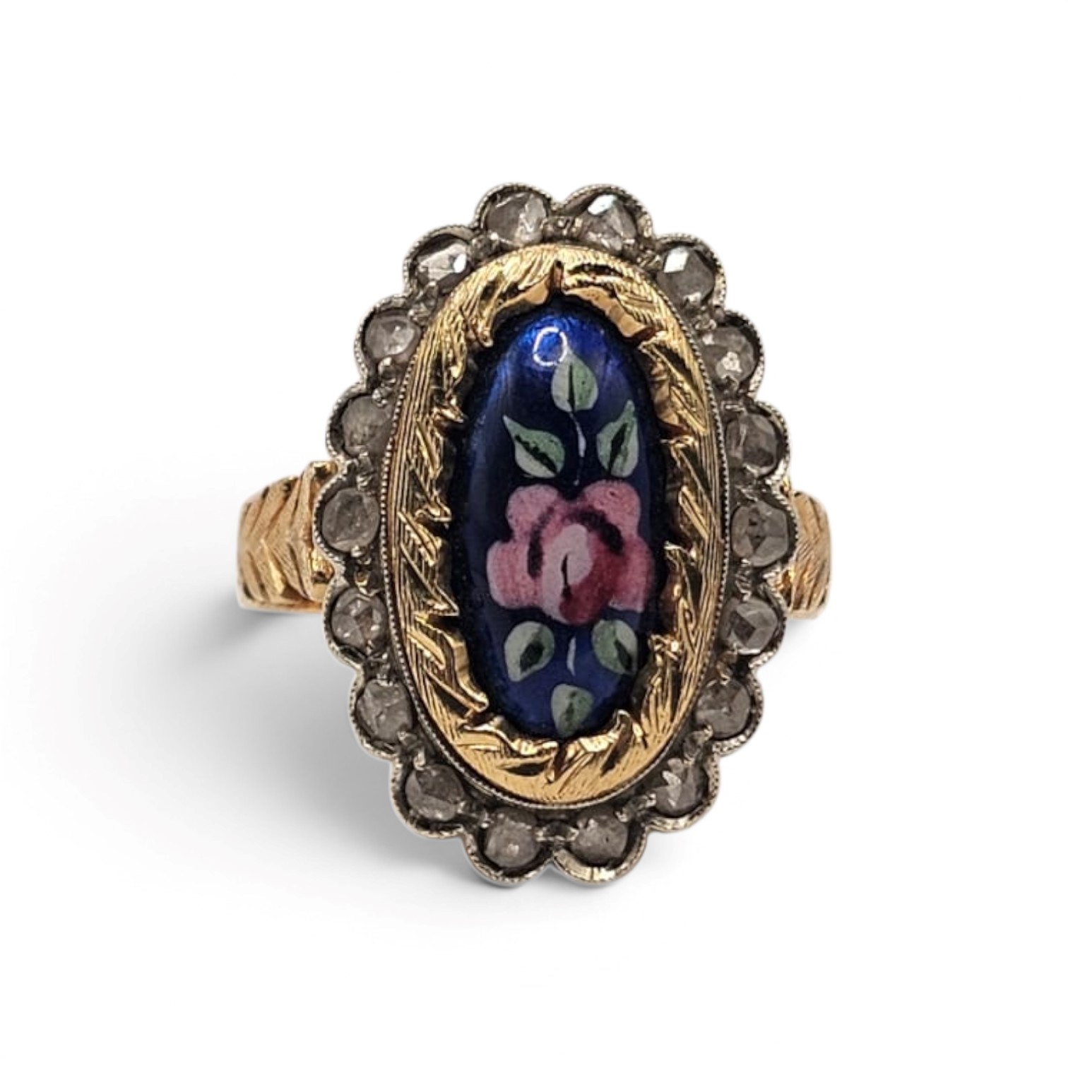 Anello con miniatura in smalti, diamanti e cornice floreale, oro bianco e oro giallo 18k