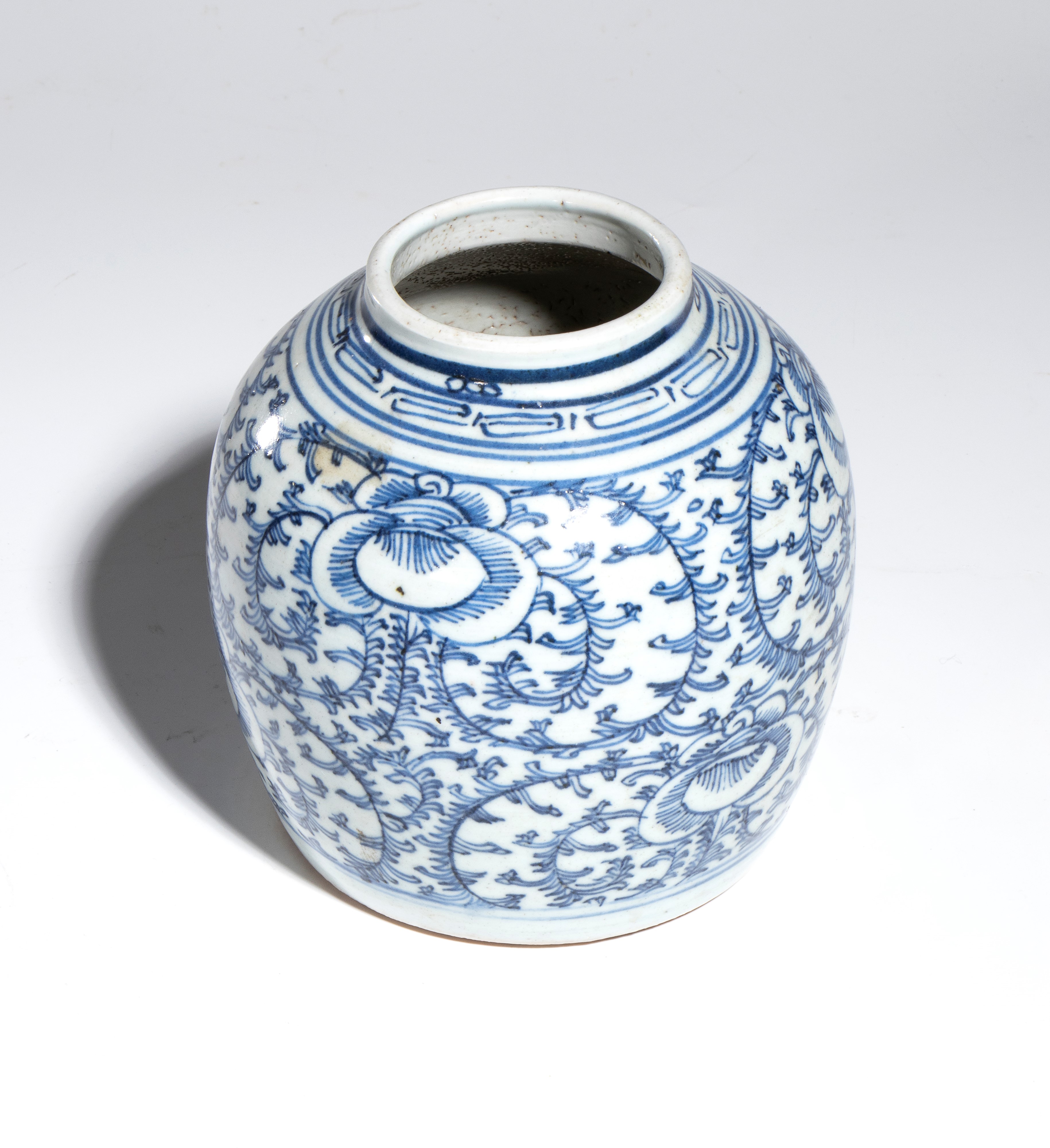Cina, Vaso in porcellana bianco e blu, XX secolo