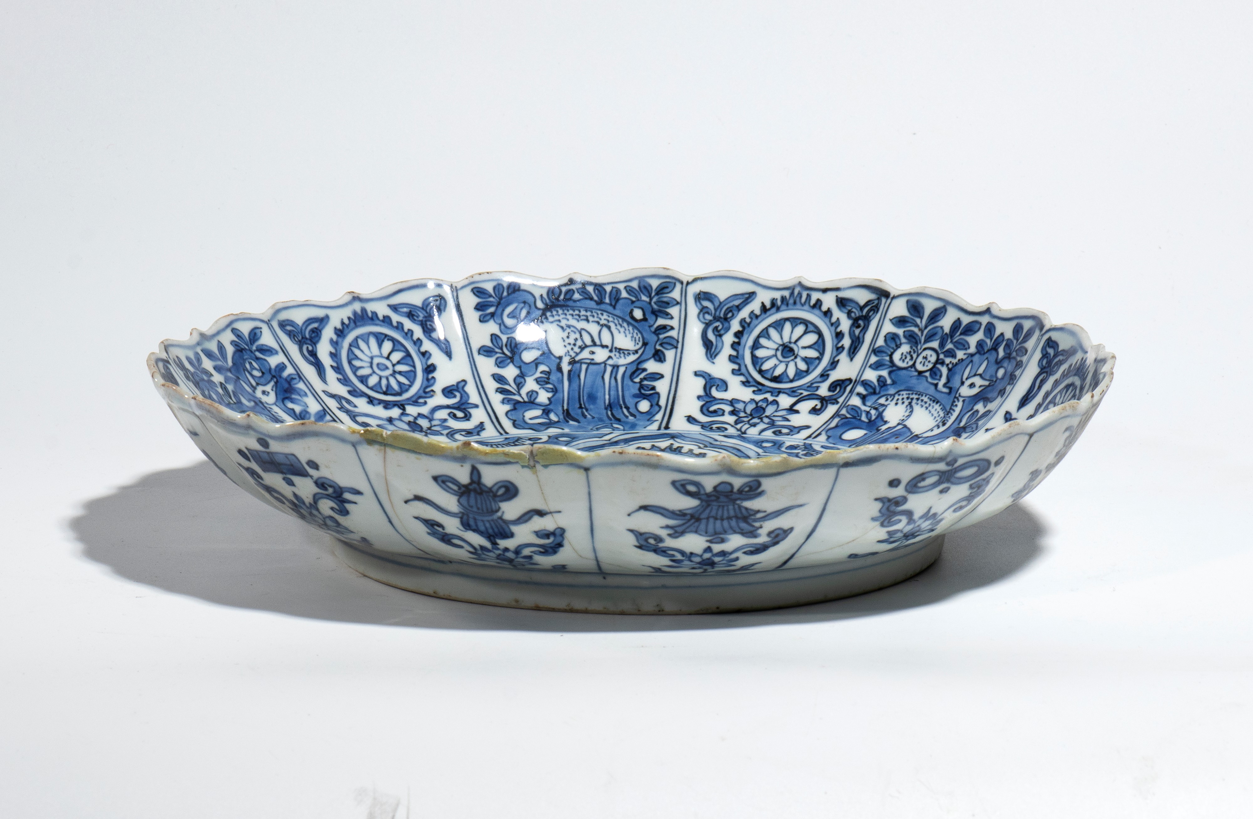 Piatto in porcellana Kraak, Dinastia Qing, periodo Kangxi