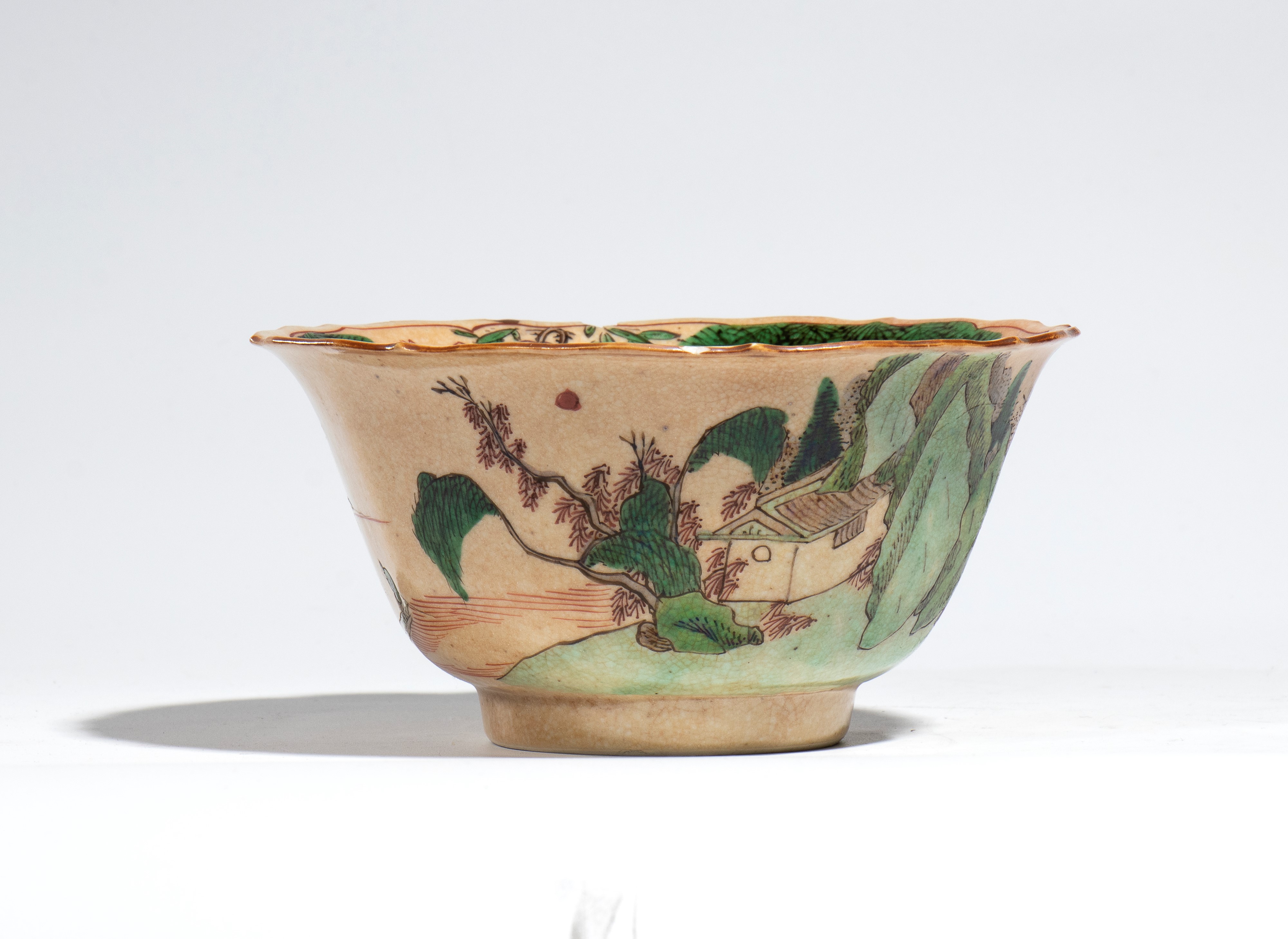 Cina, dinastia Qing (periodo Kangxi), Ciotola in porcellana decorata con scene naturalistiche