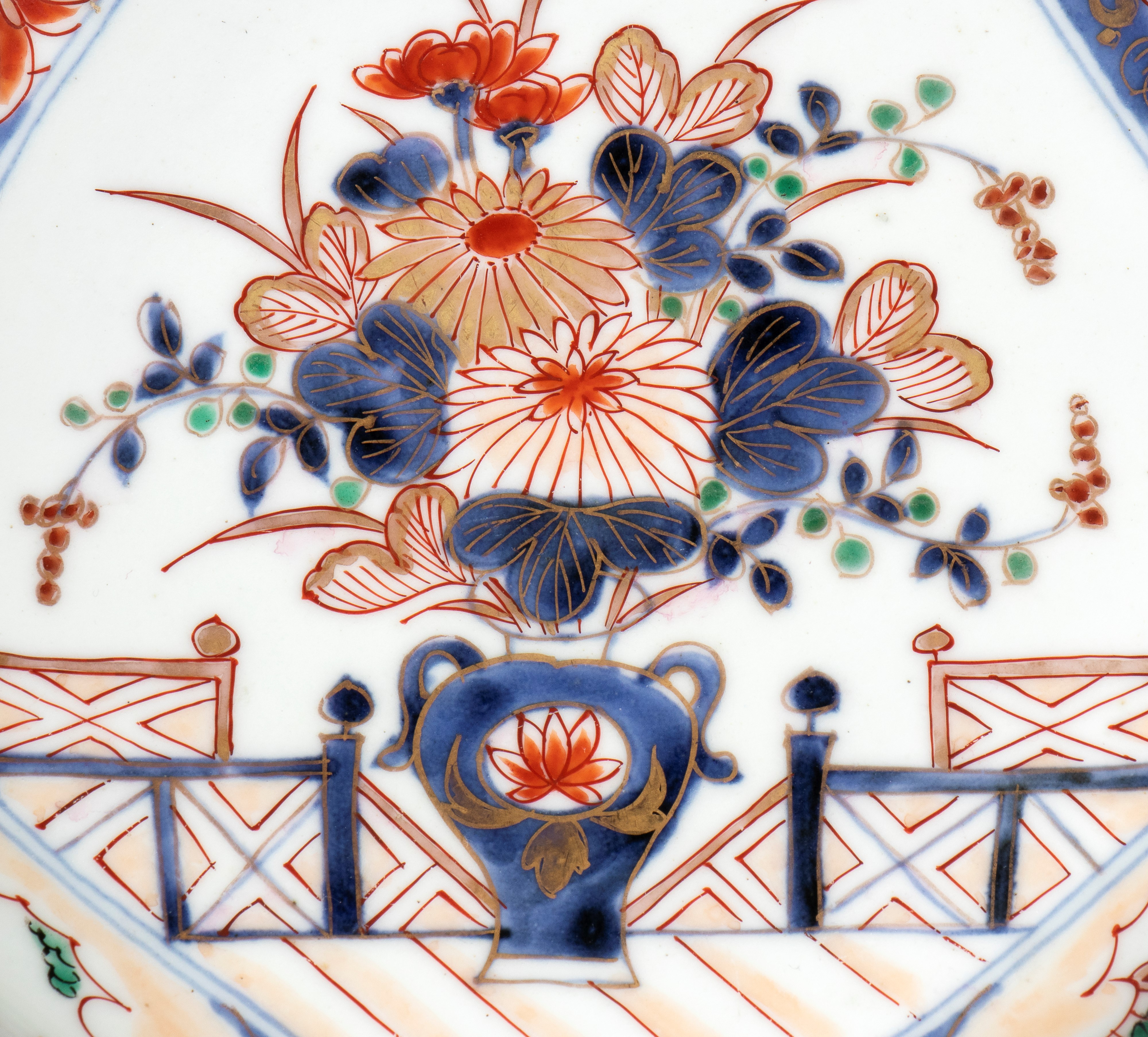 Piatto in porcellana Imari, Giappone, periodo Edo (XVII-XVIII secolo)