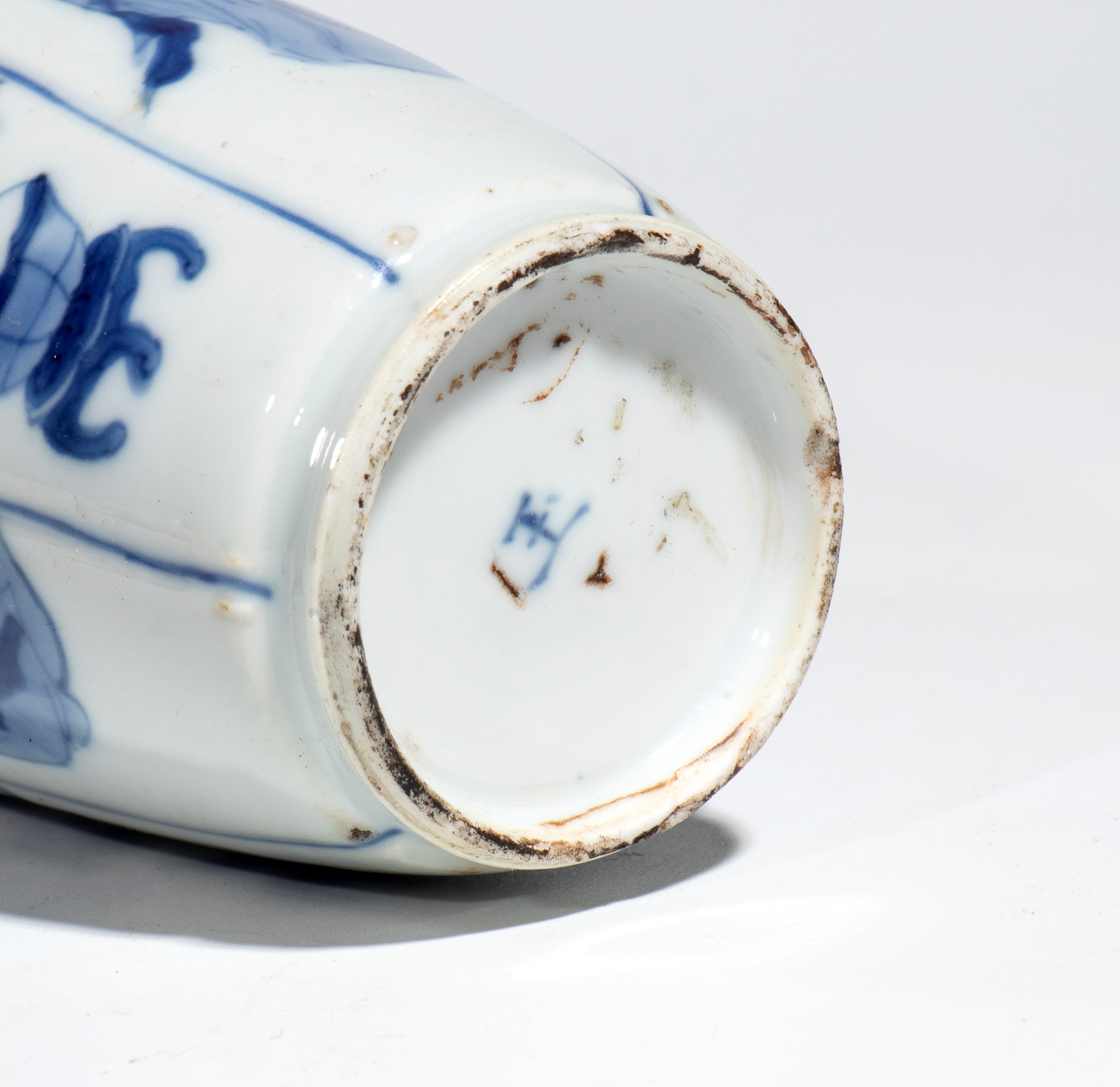 Vaso esagonale con coperchio, porcellana bianca e blu con figure femminili, Cina, dinastia Qing (...