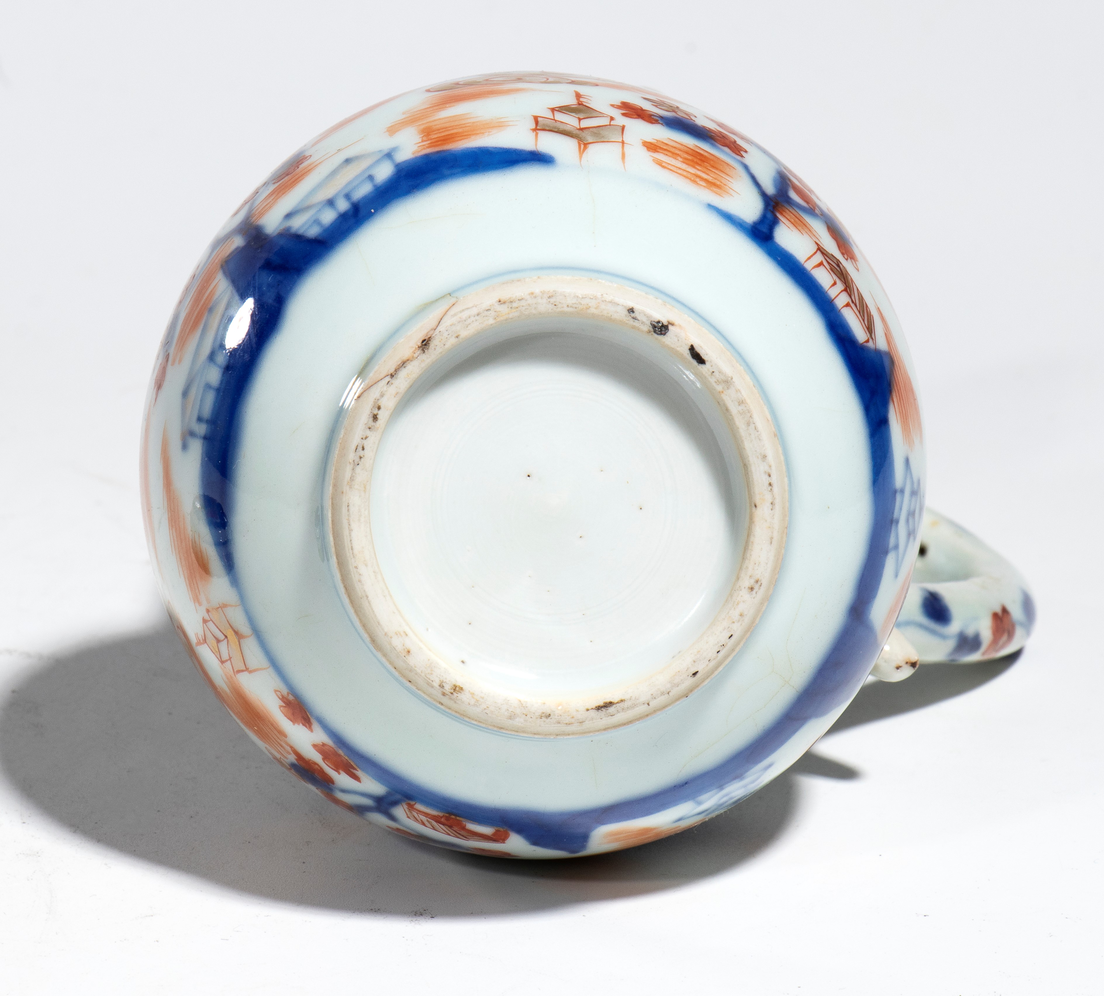 Cina, dinastia Qing, Brocchetta con manico e coperchio in porcellana Imari da esportazione, motiv...