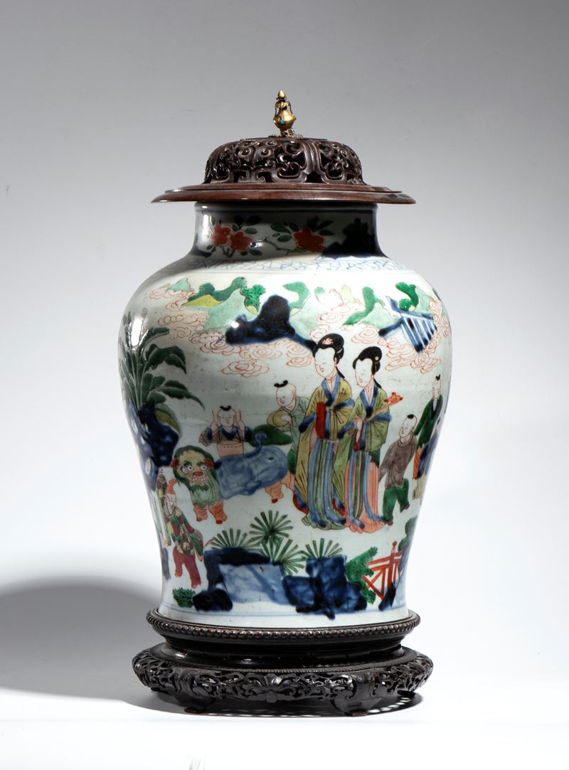 Potiche in porcellana wucai, Cina, dinastia Qing (Kangxi)