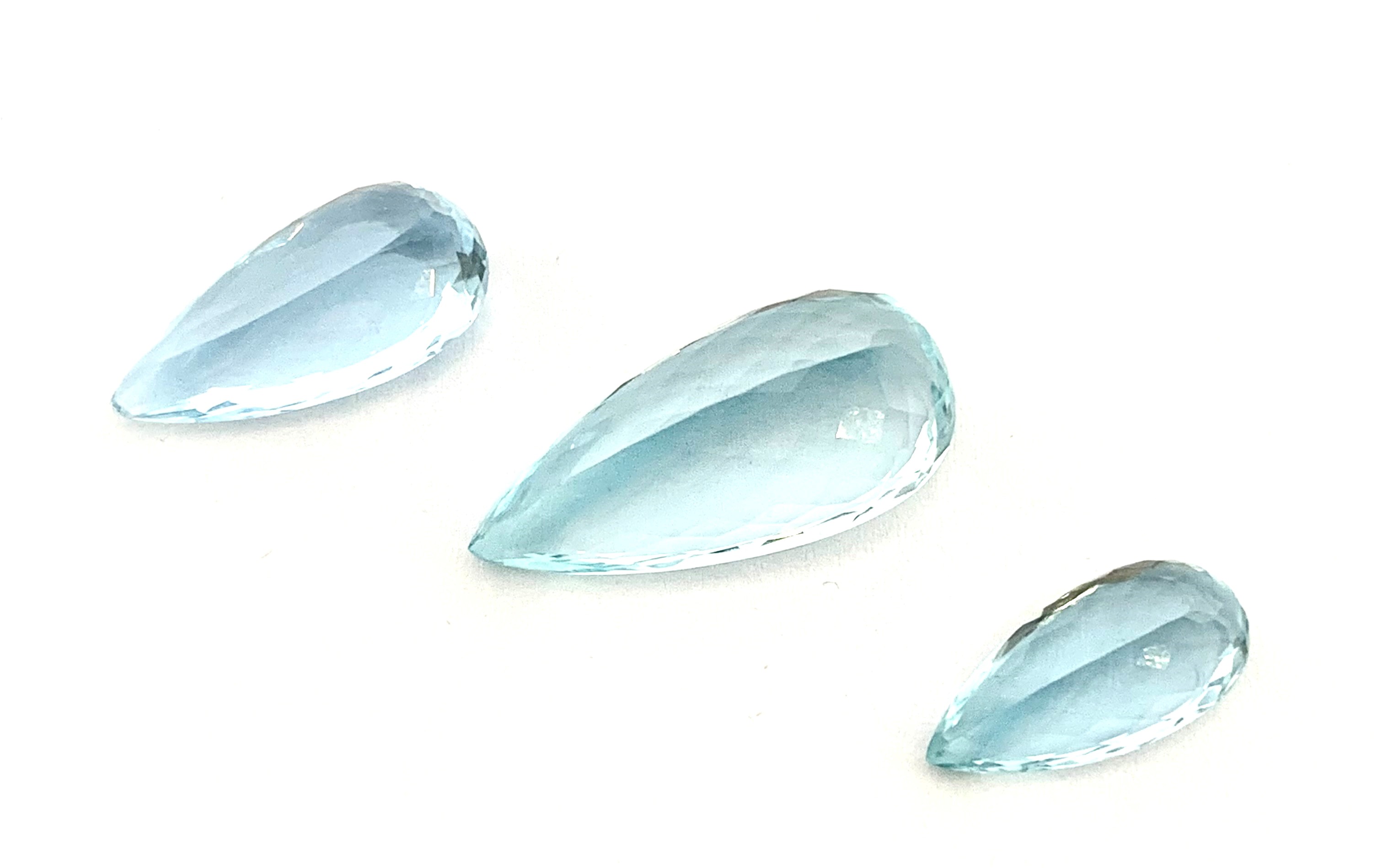 Acquamarine naturali, Lotto di tre gocce con taglio composito