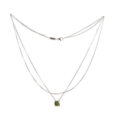 Girocollo con pendente in oro bianco 18k e diamante colore fantasia