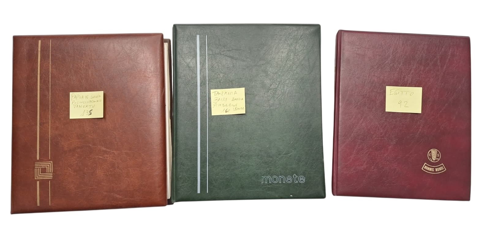 Estere. 3 Album Contenenti 495 Monete XX Secolo. Papua Nuova Guinea-vanuatu-polinesia Francese-za...