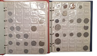 Estere. 2 Album Contenenti 384 Monete XX Secolo. Ungheria-svezia. Nominali, Metalli, Date e Conse...