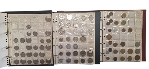 ESTERE. 3 album contenenti 380 monete XX secolo. ECUADOR-PARAGUAY-GRECIA-FINLANDIA. Nominali, metalli, date e conservazioni varie. Argento escluso.