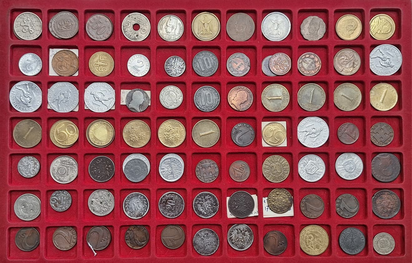 Estere. Lotto di Circa 200 Monete XX Secolo Prevalentemente Area Europea. Metalli, Nominali e Con...