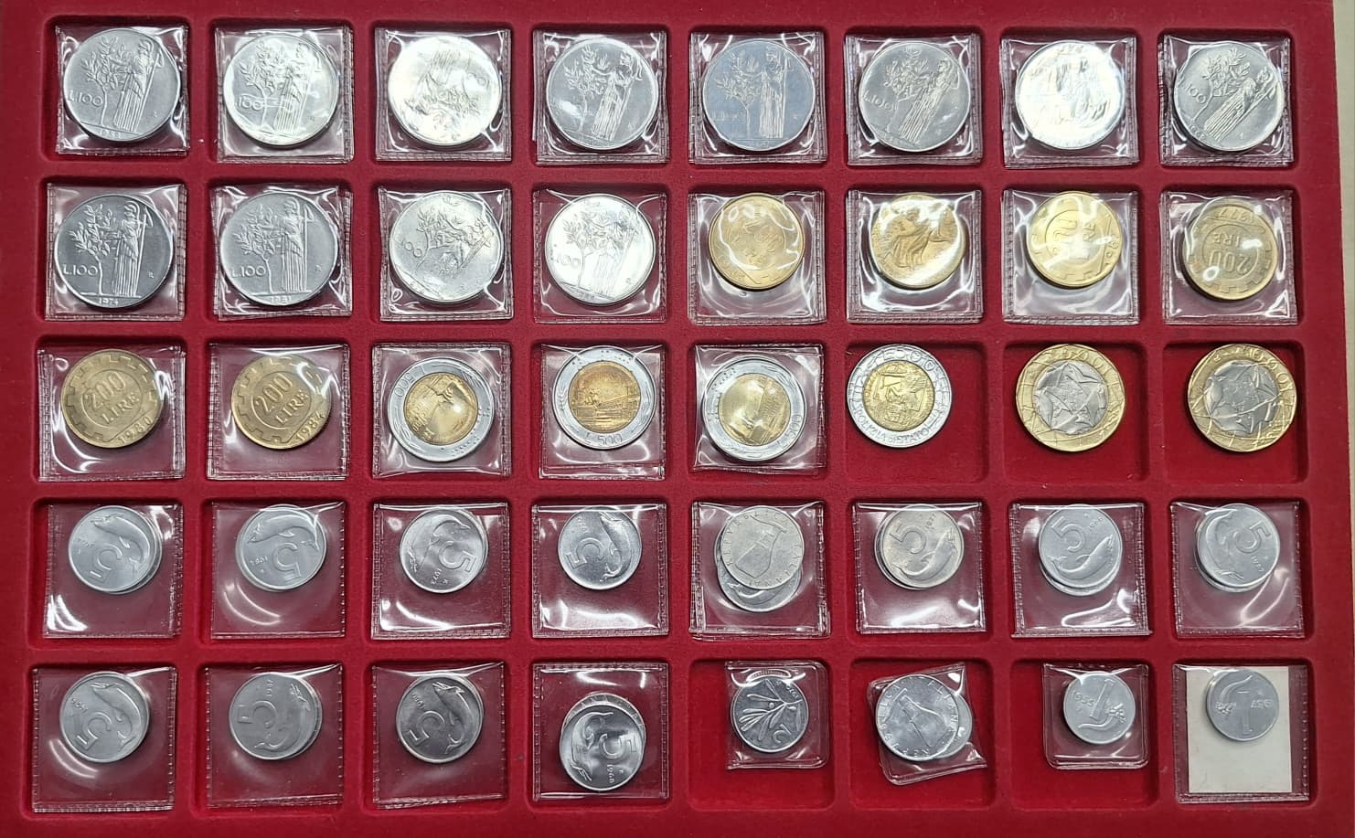 Regno D'italia-repubblica Italiana. Lotto di Circa 200 Monete XX Secolo. Metalli, Nominali e Cons...