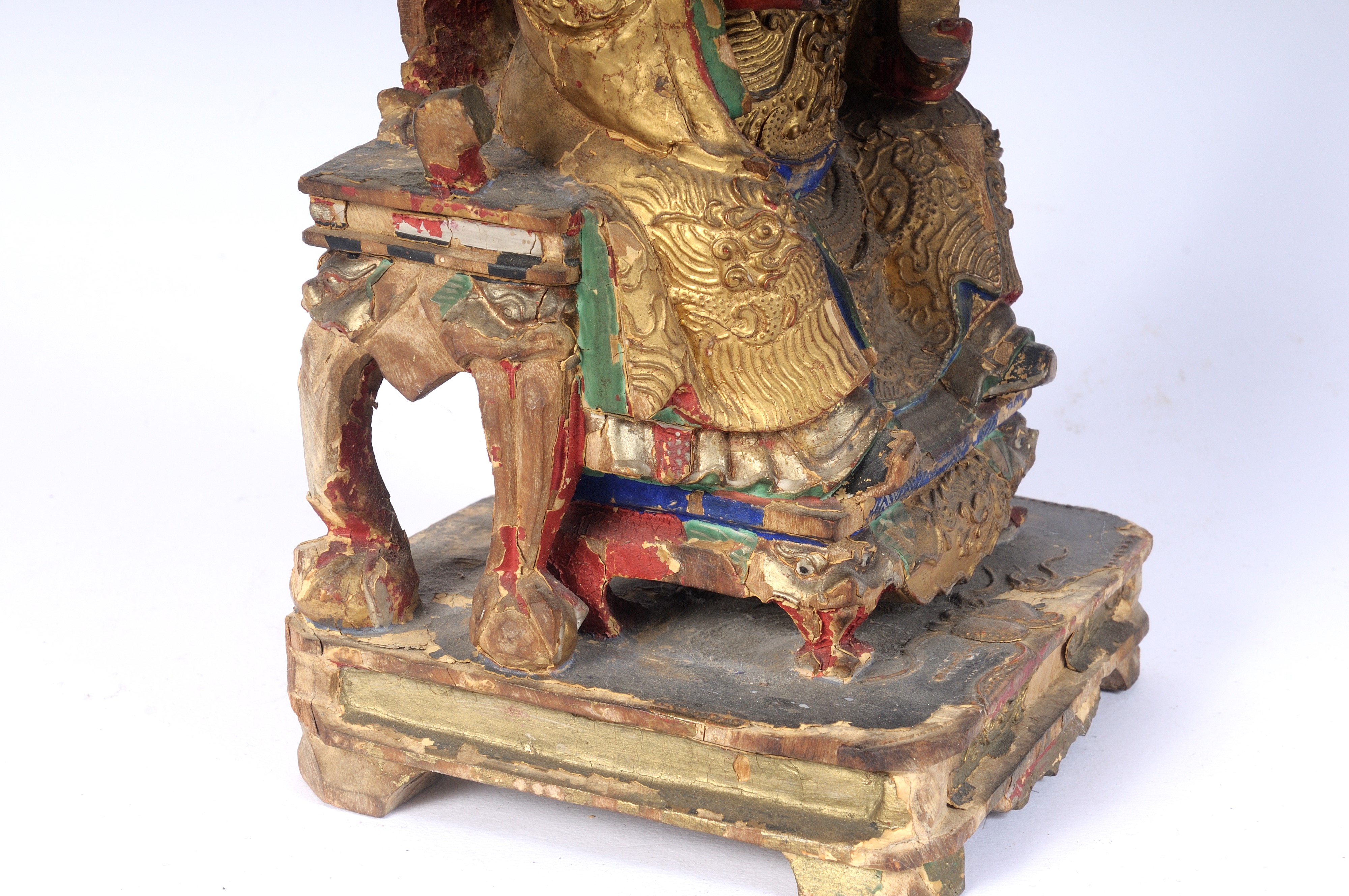 Guan Yu , Scultura Lignea di Figura Maschile con Abiti Imperiali