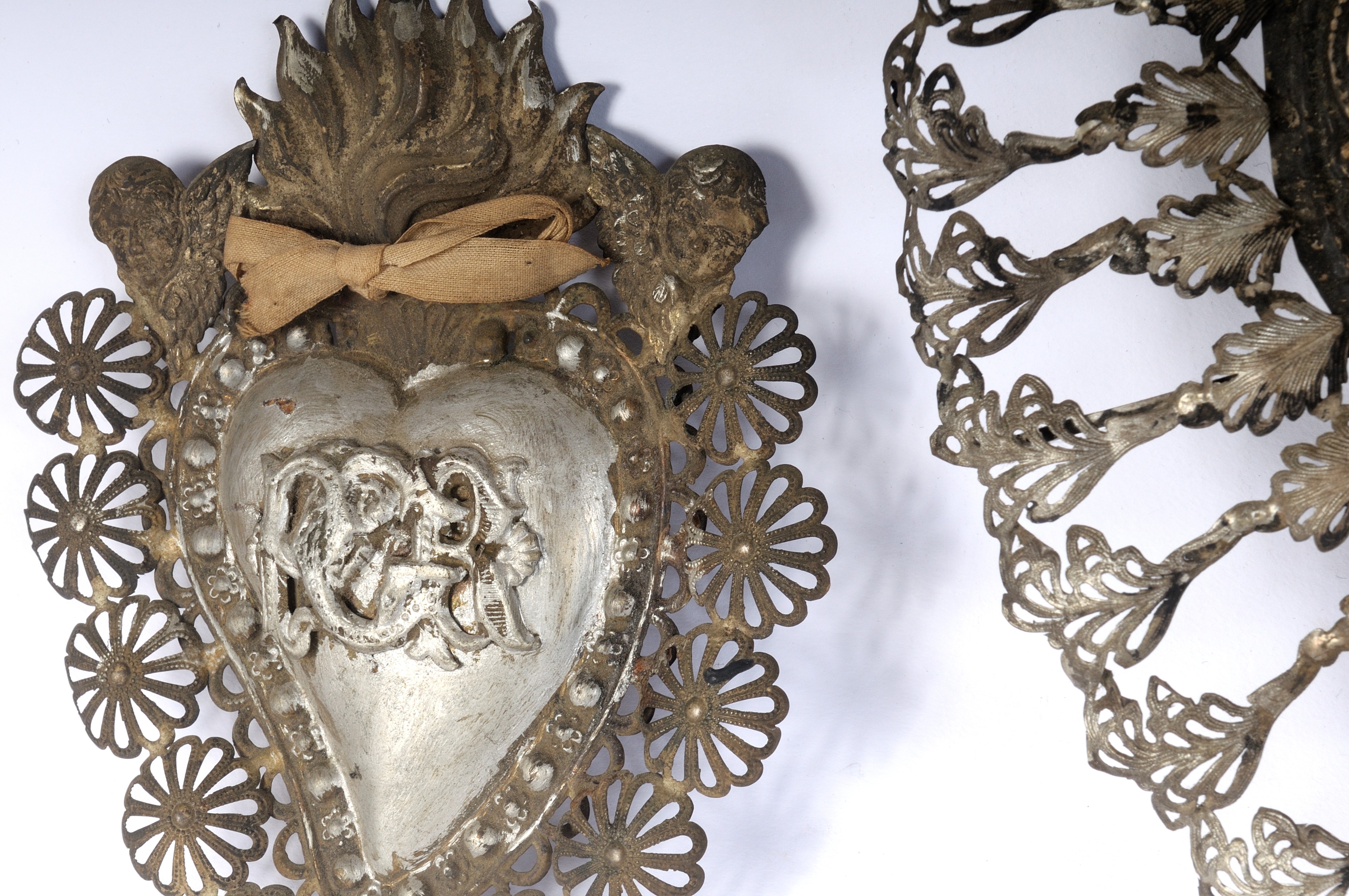 Lotto di Due Ex Voto Mariani