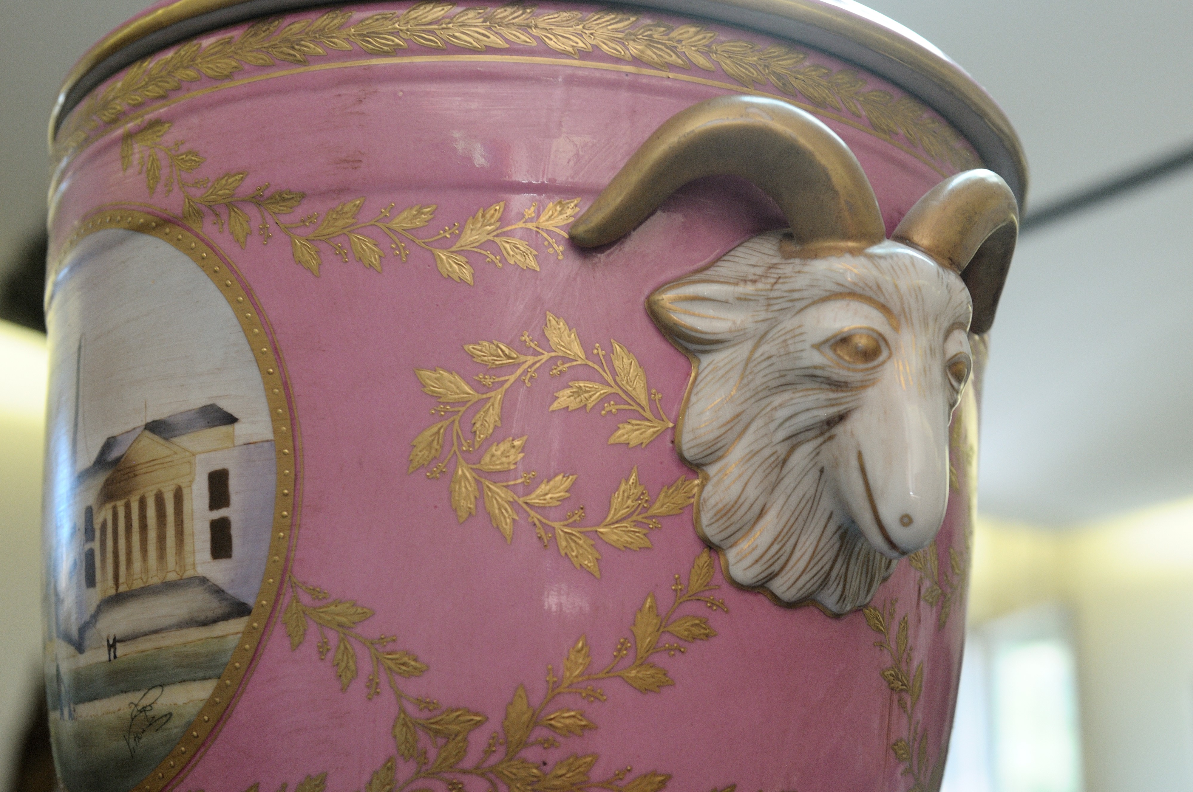 Grande Vaso Ad Urna in Porcellana Rosa